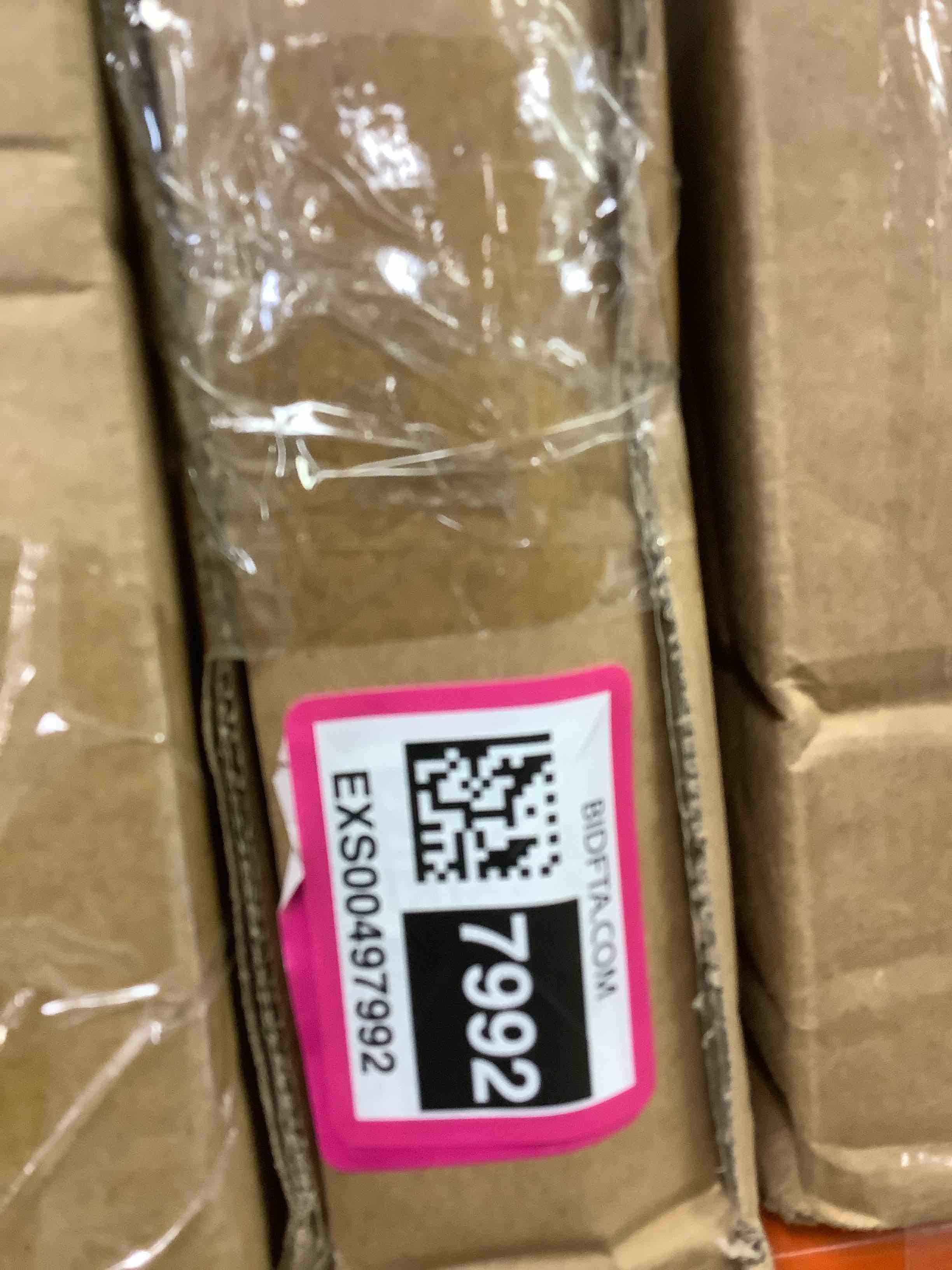 https://s3.amazonaws.com/lotting-images-prod/bidfta/EXS00497992_1701902051354.jpeg