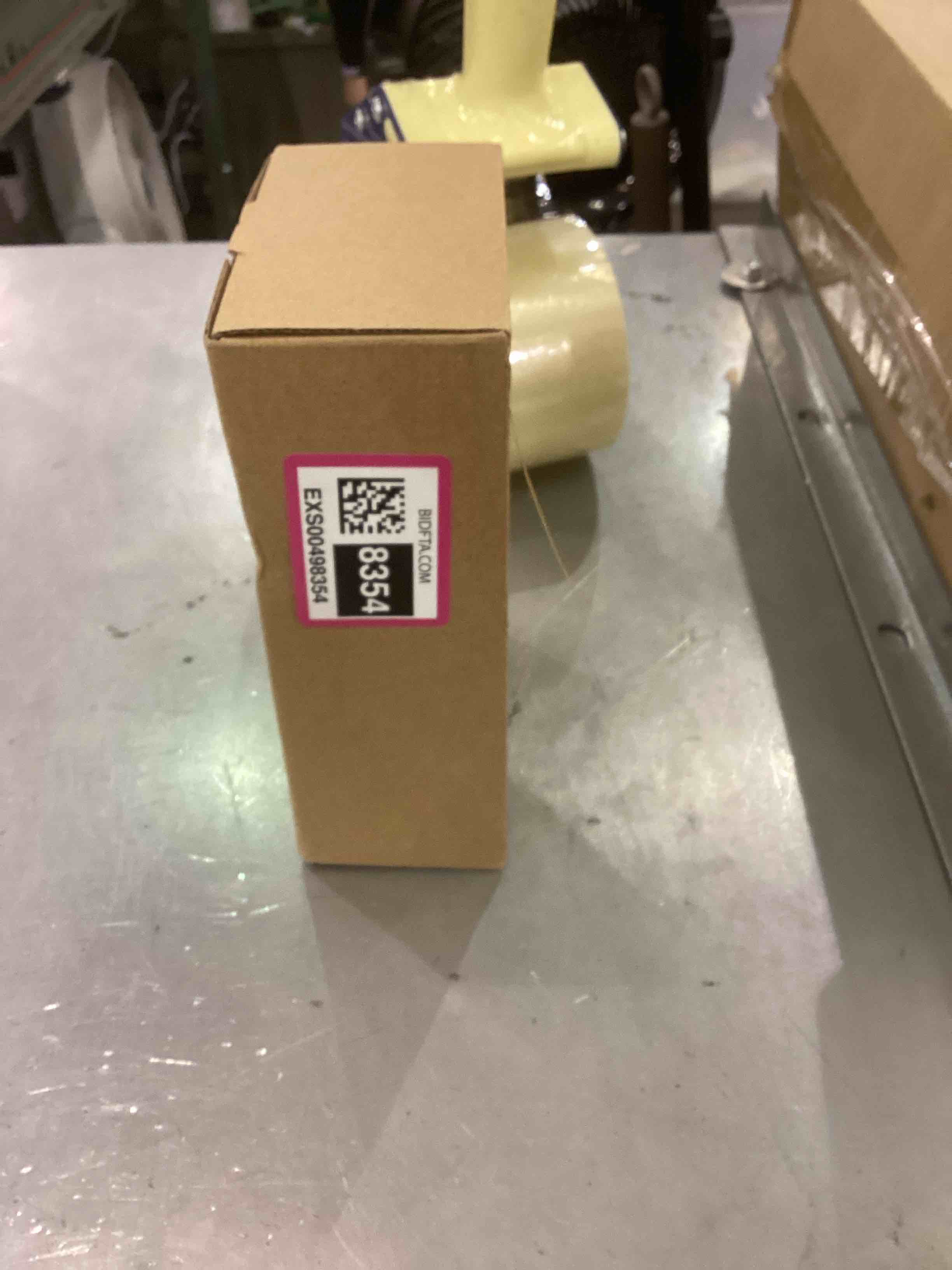 https://s3.amazonaws.com/lotting-images-prod/bidfta/EXS00498354_1696524615237.jpeg