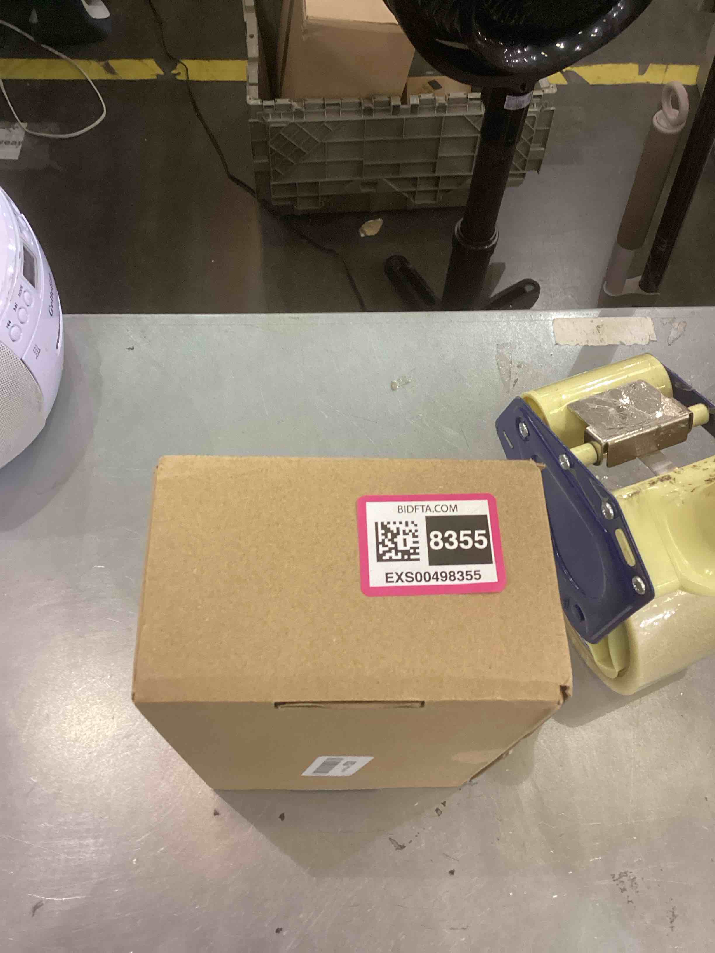 https://s3.amazonaws.com/lotting-images-prod/bidfta/EXS00498355_1696524665261.jpeg