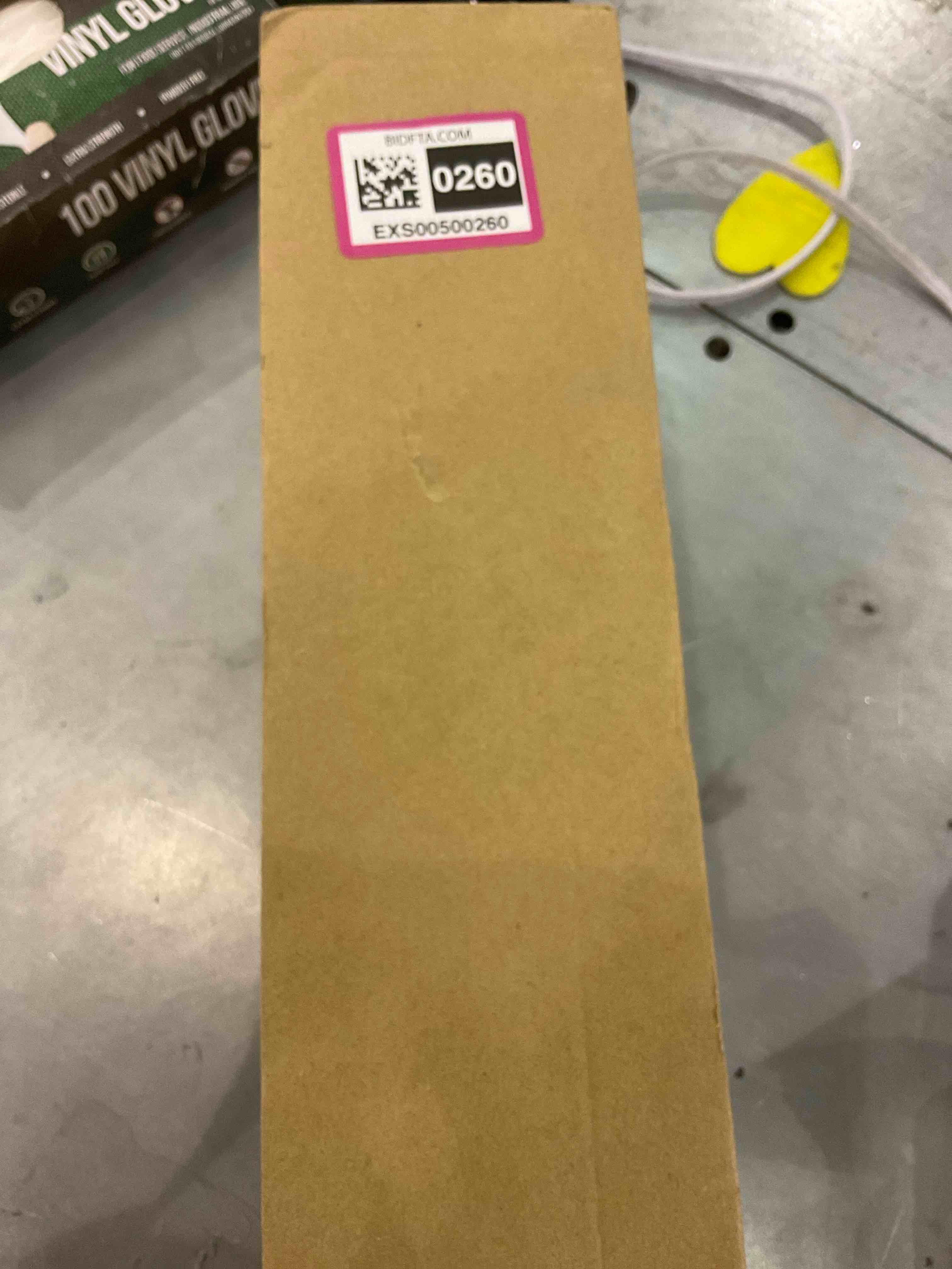 https://s3.amazonaws.com/lotting-images-prod/bidfta/EXS00500260_1698235087403.jpeg