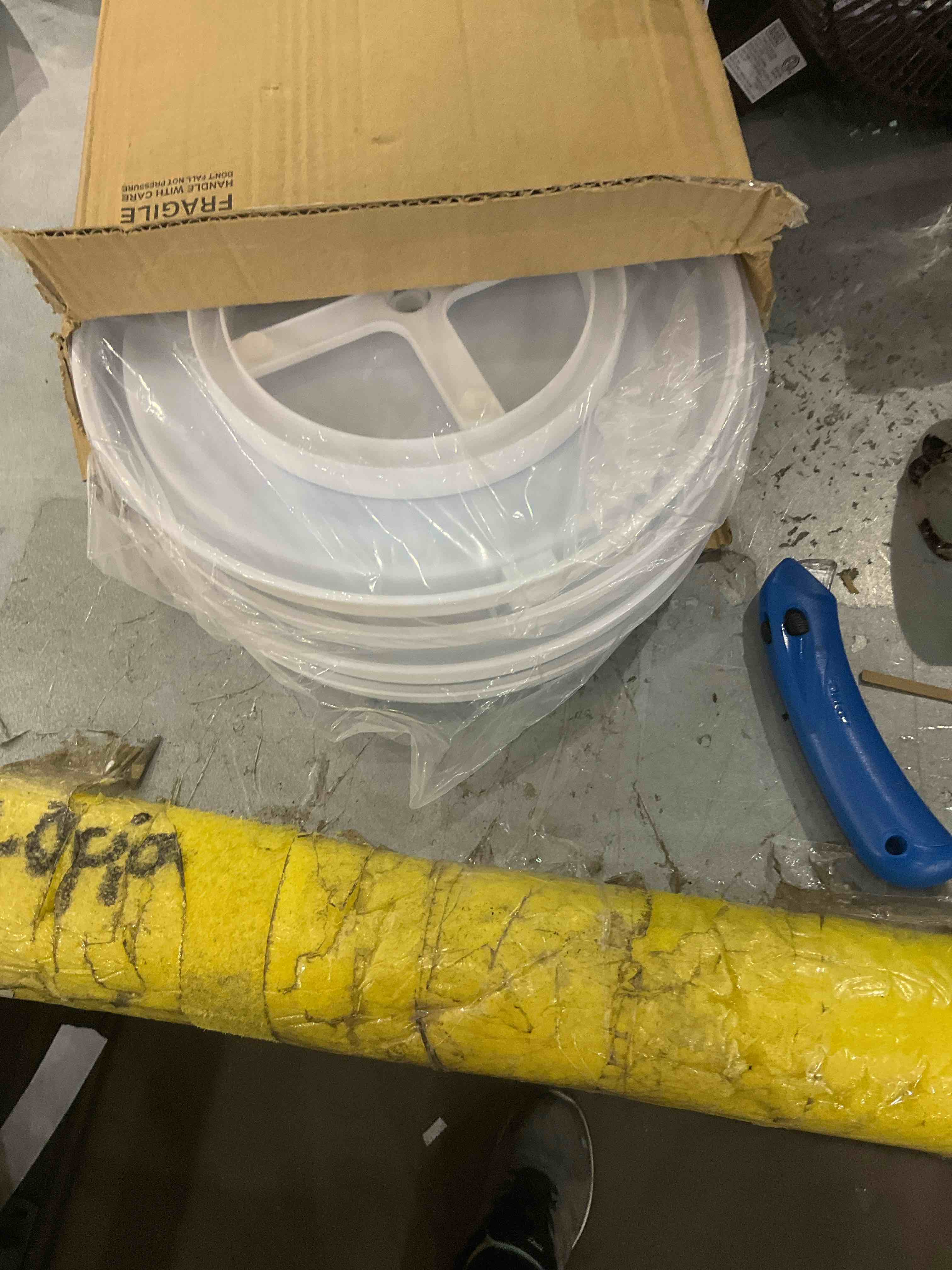 https://s3.amazonaws.com/lotting-images-prod/bidfta/EXS00500263_1698234596532.jpeg