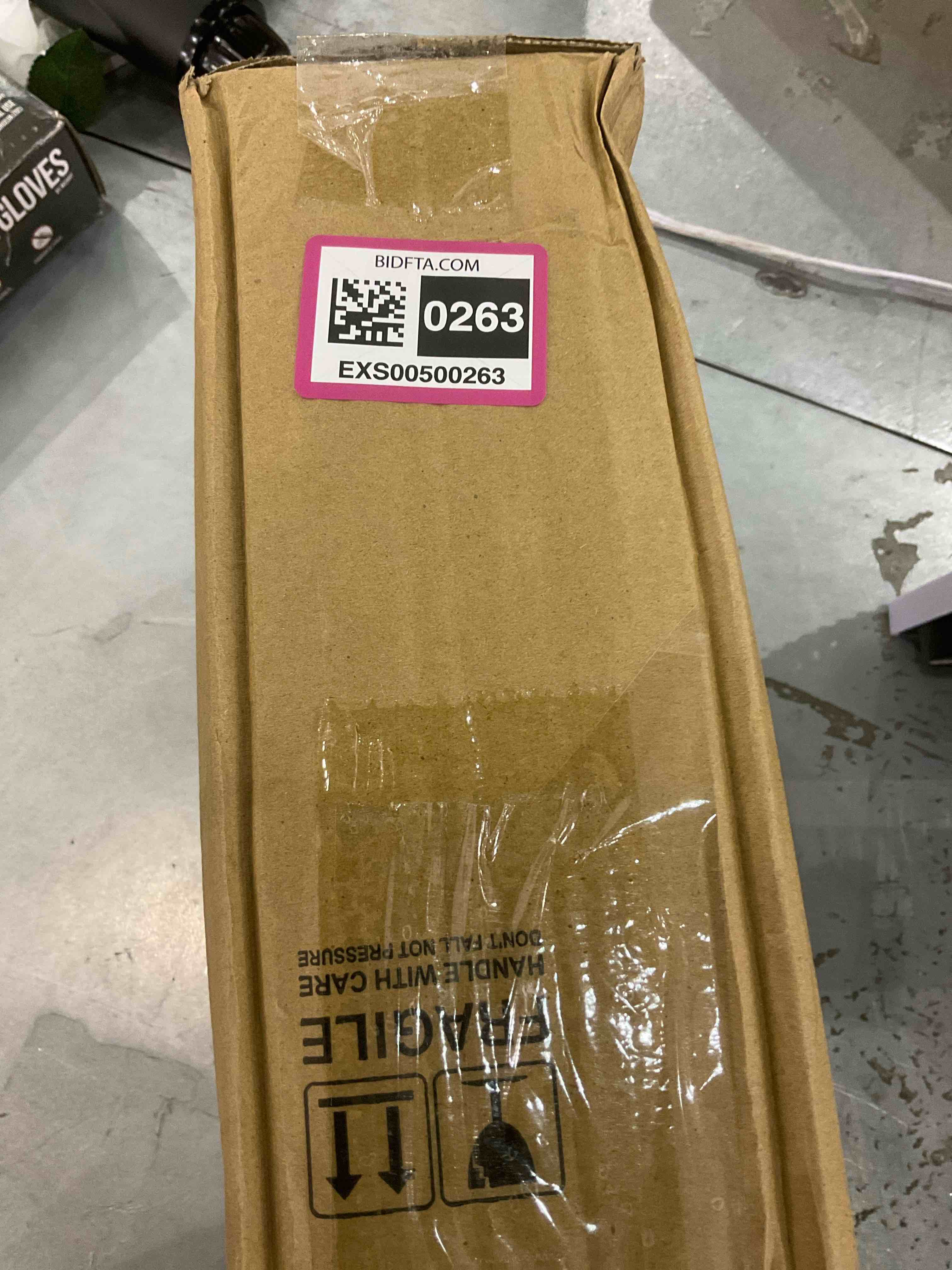https://s3.amazonaws.com/lotting-images-prod/bidfta/EXS00500263_1698234625829.jpeg