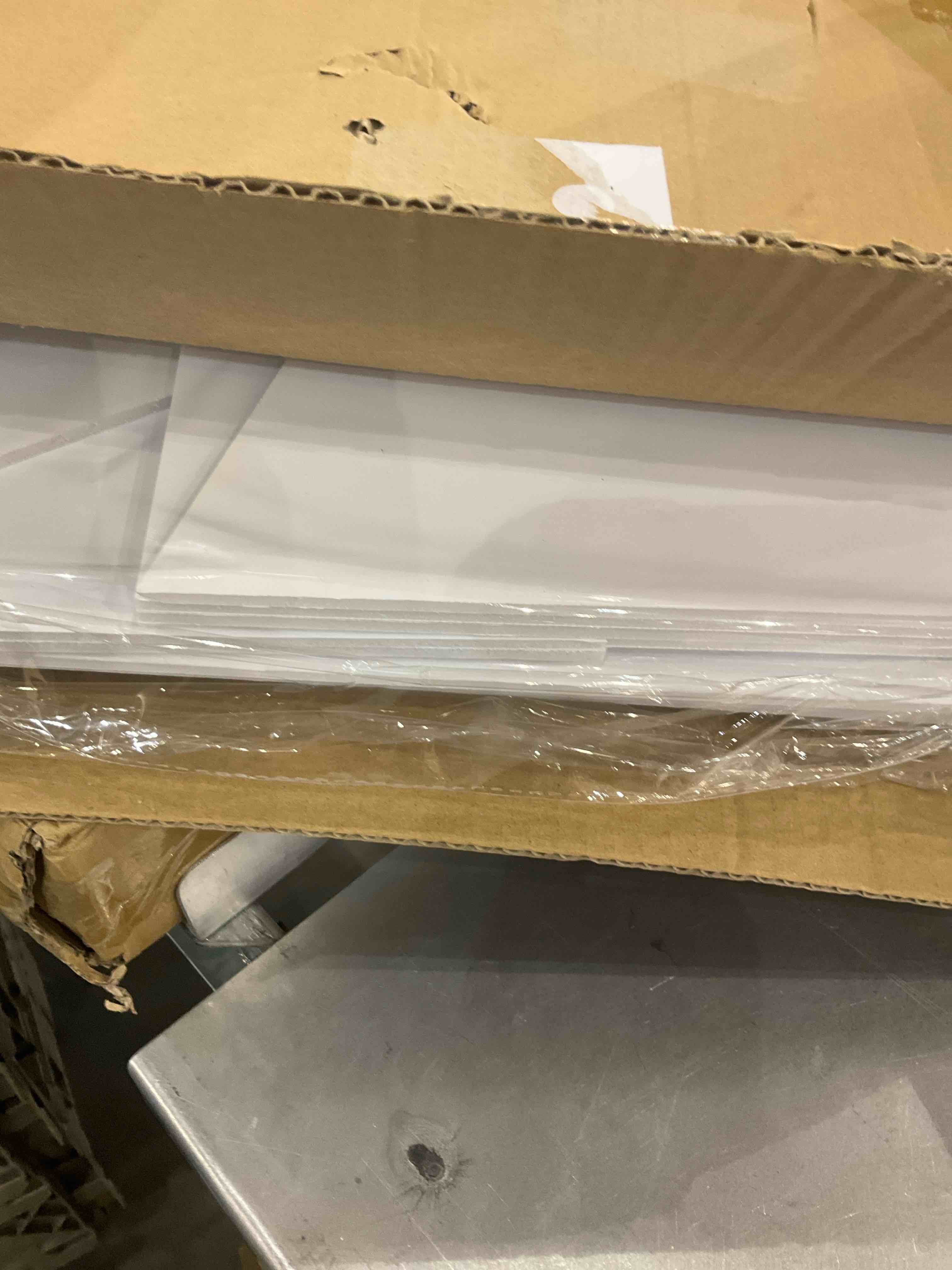 https://s3.amazonaws.com/lotting-images-prod/bidfta/EXS00501170_1698672916567.jpeg