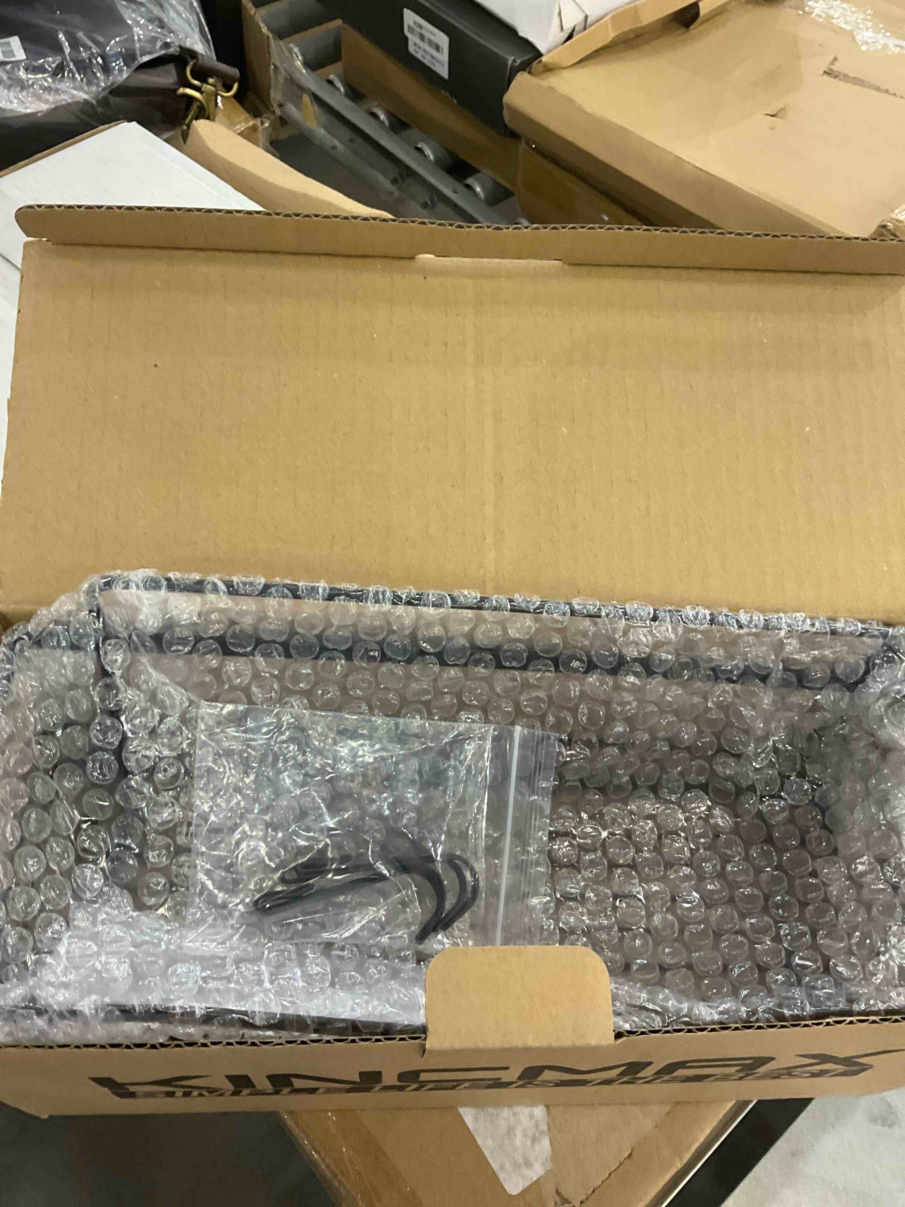 https://s3.amazonaws.com/lotting-images-prod/bidfta/EXS00501304_1698758890402.jpeg