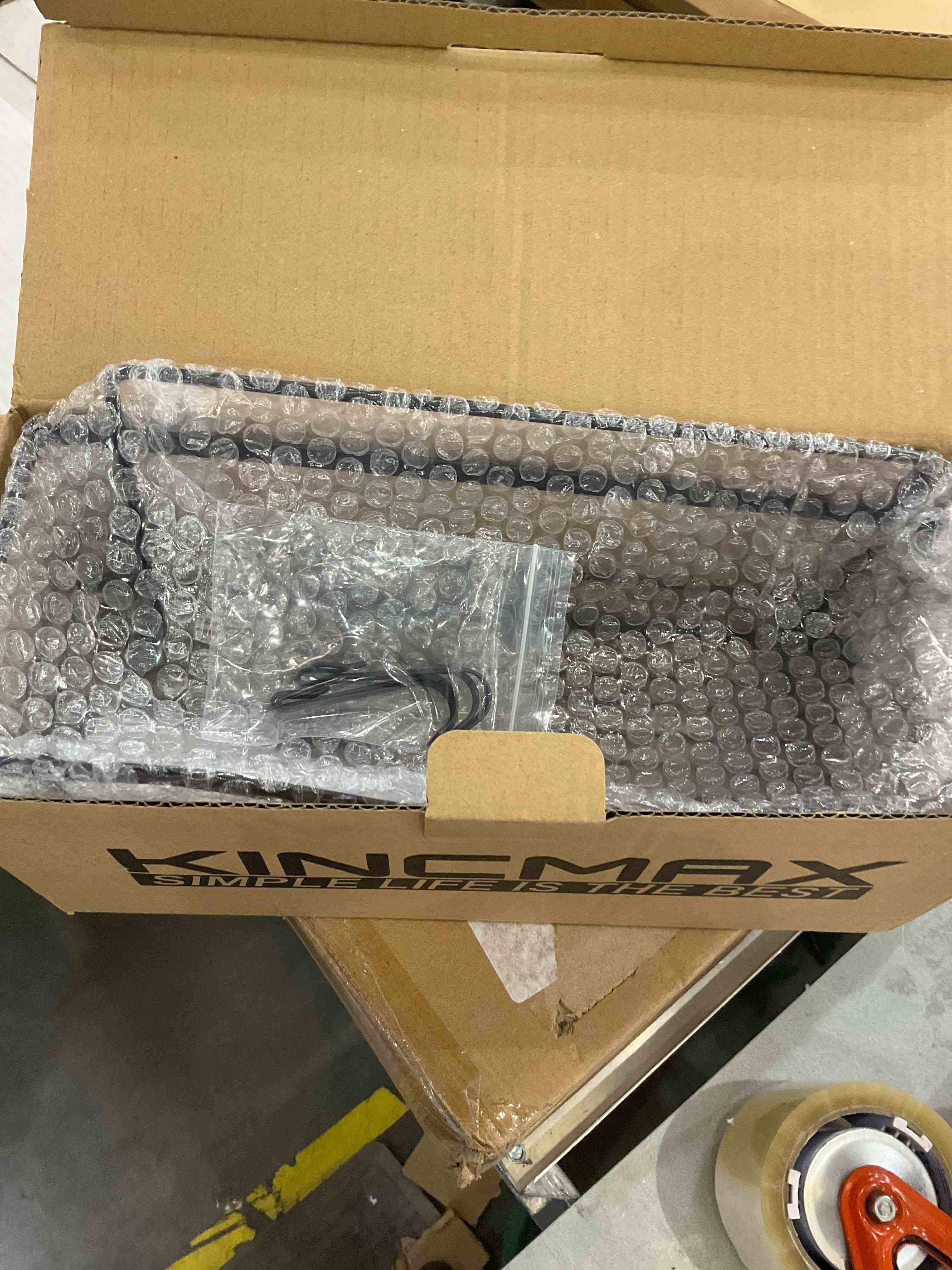 https://s3.amazonaws.com/lotting-images-prod/bidfta/EXS00501304_1698758894242.jpeg