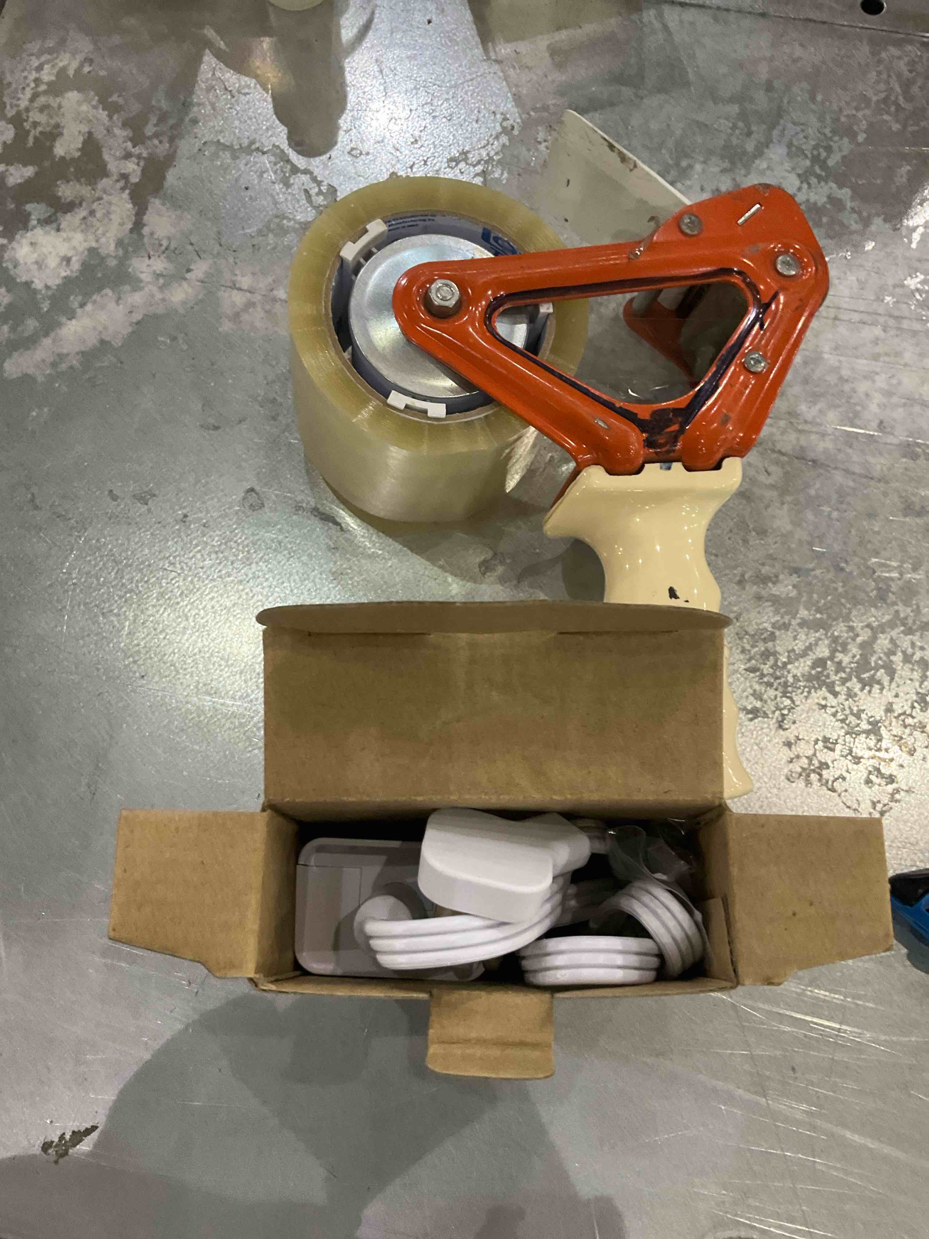 https://s3.amazonaws.com/lotting-images-prod/bidfta/EXS00501768_1698233871181.jpeg
