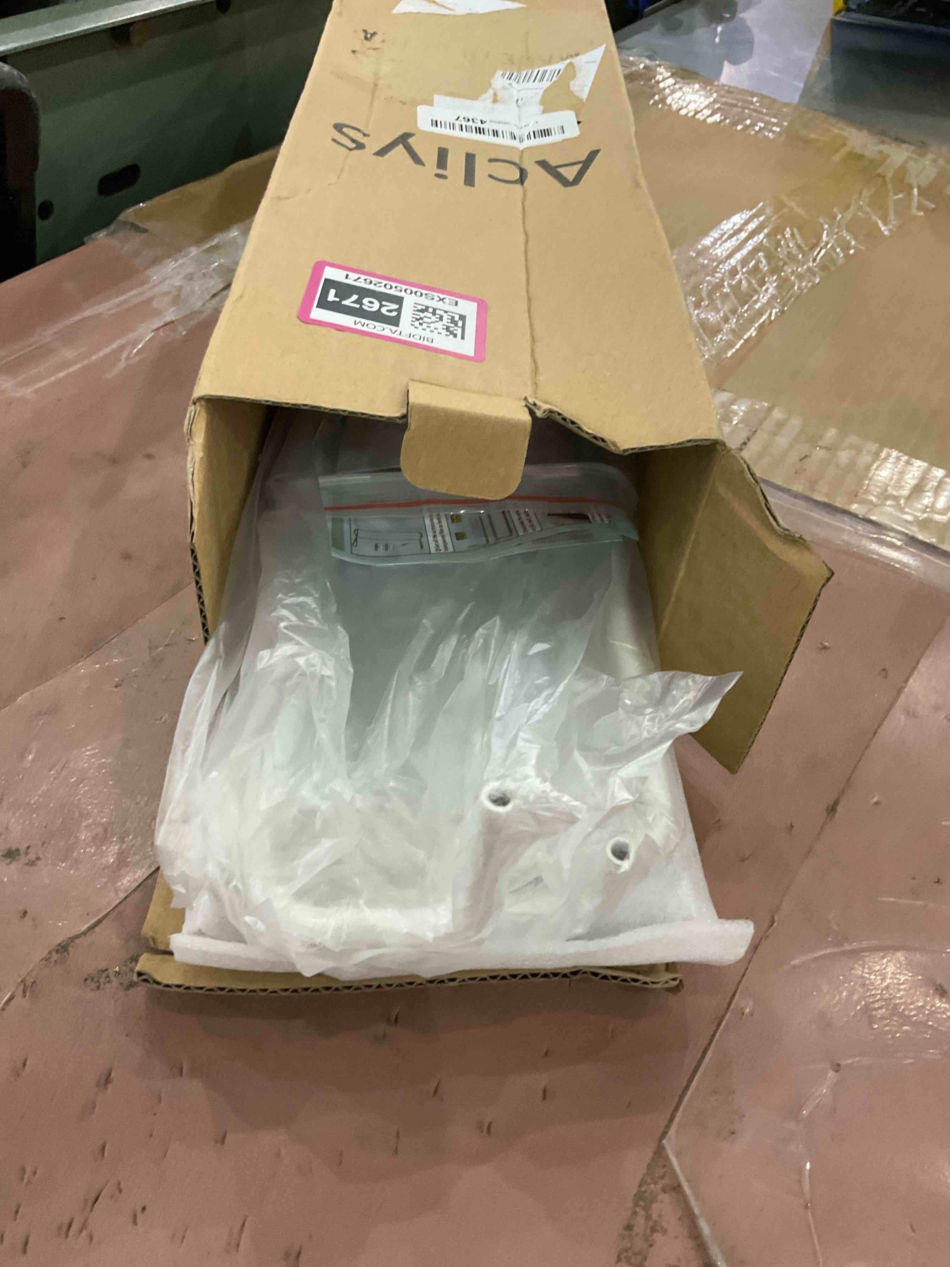 https://s3.amazonaws.com/lotting-images-prod/bidfta/EXS00502671_1698154778516.jpeg