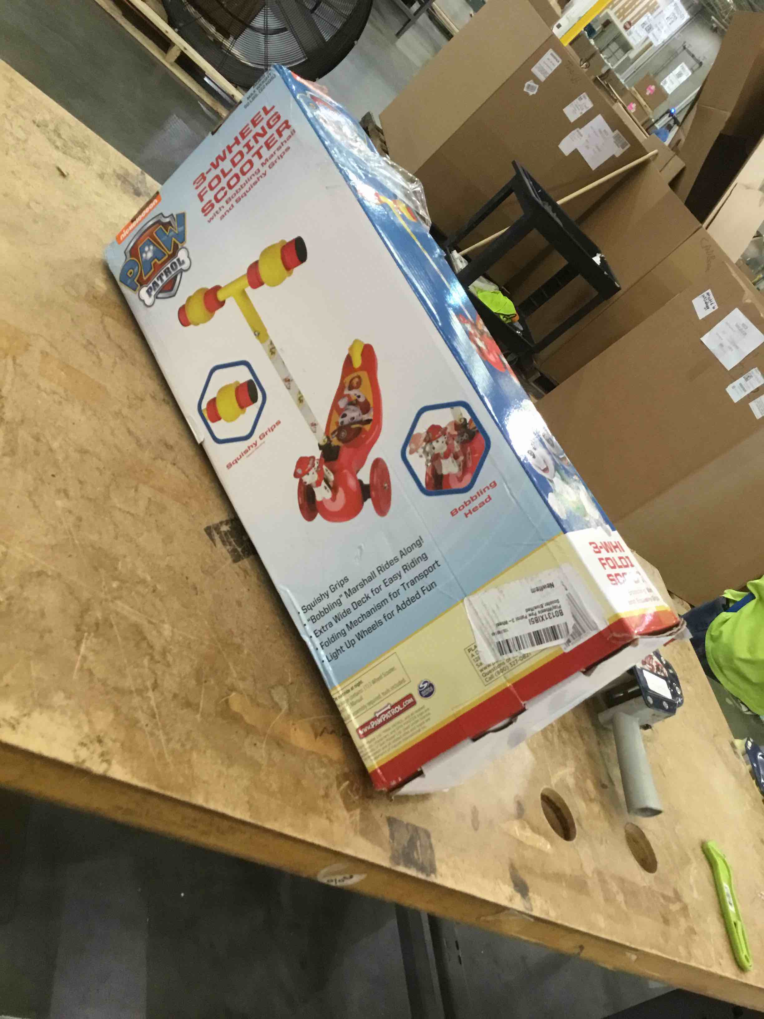 PlayWheels Paw Patrol 3 Wheel Leaning Scooter