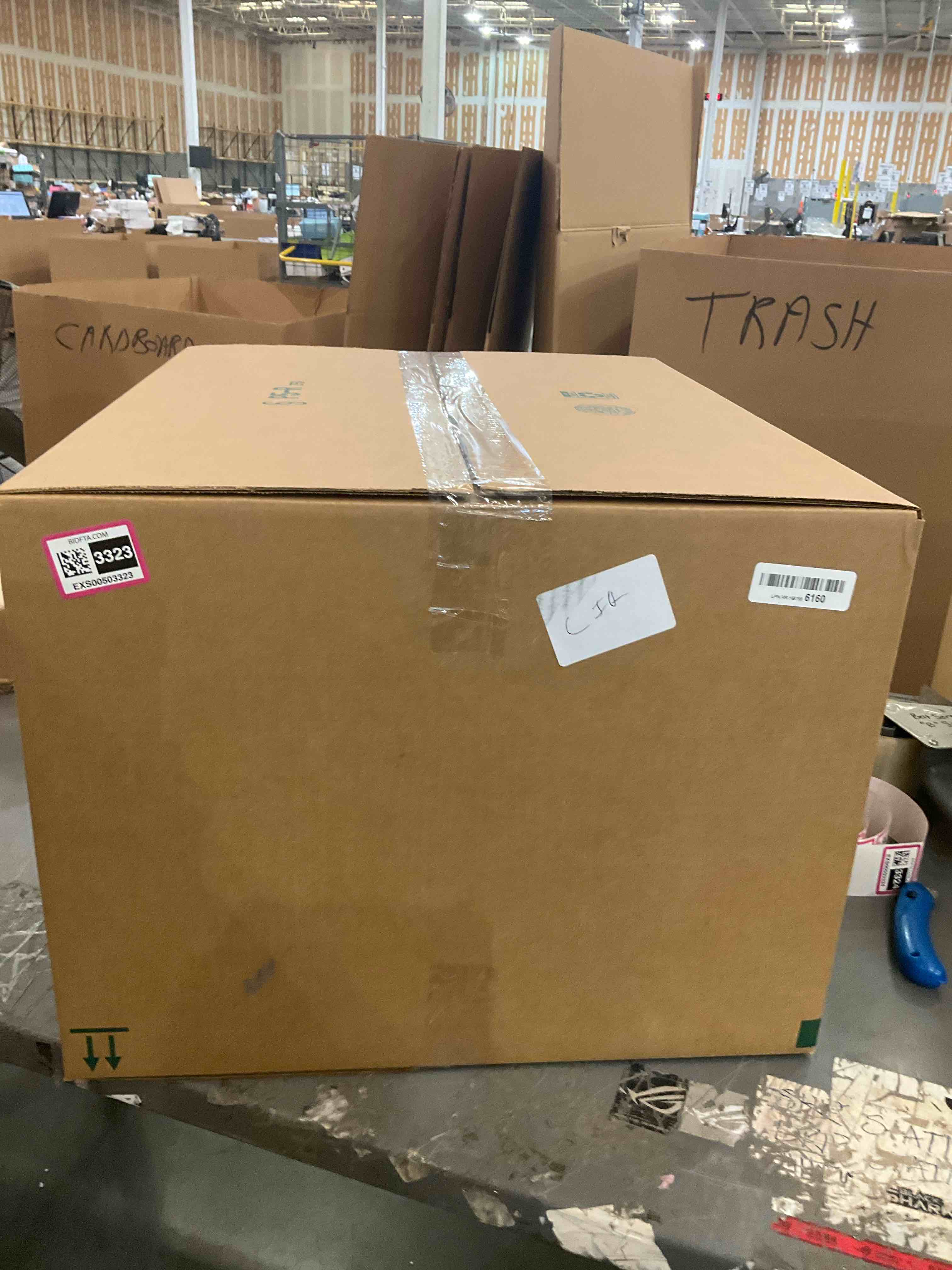 https://s3.amazonaws.com/lotting-images-prod/bidfta/EXS00503323_1699029633664.jpeg