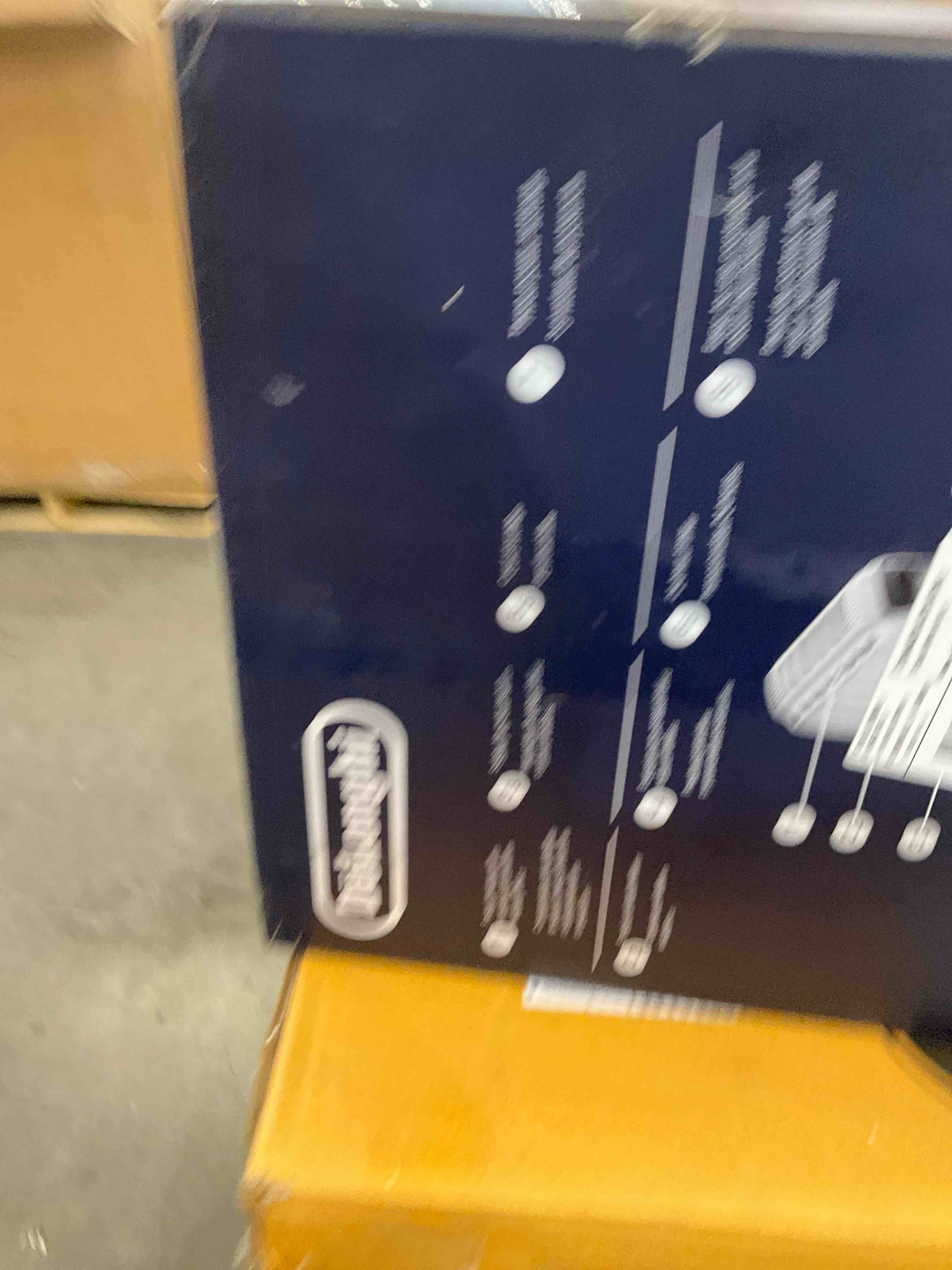 https://s3.amazonaws.com/lotting-images-prod/bidfta/EXS00503473_1701972966863.jpeg