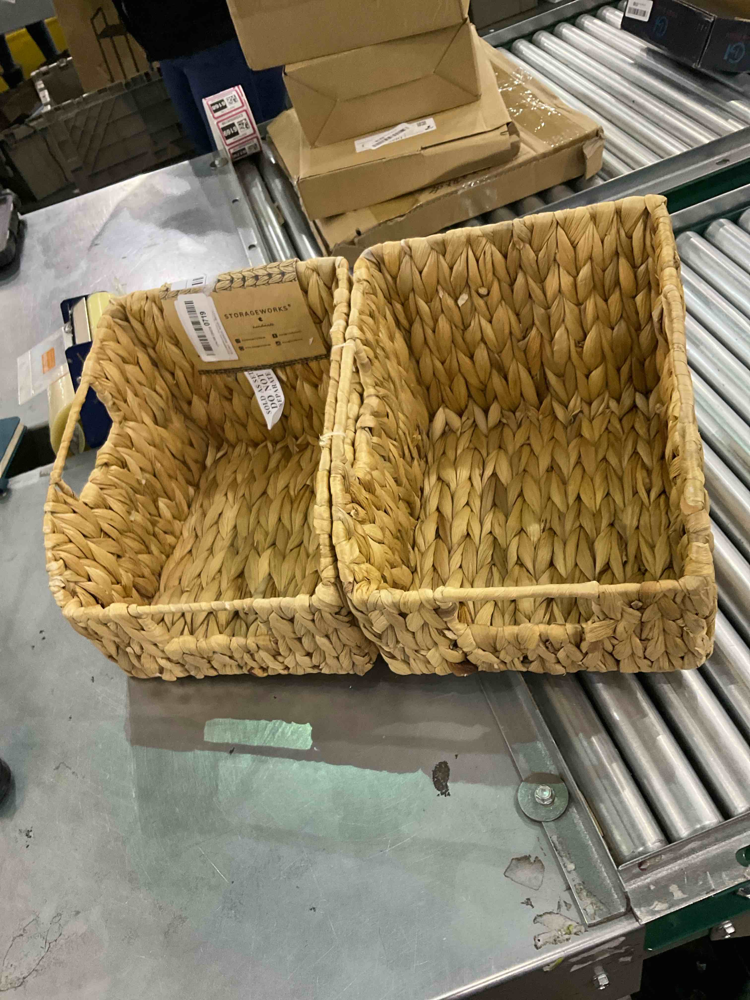 https://s3.amazonaws.com/lotting-images-prod/bidfta/EXS00504741_1698148033783.jpeg