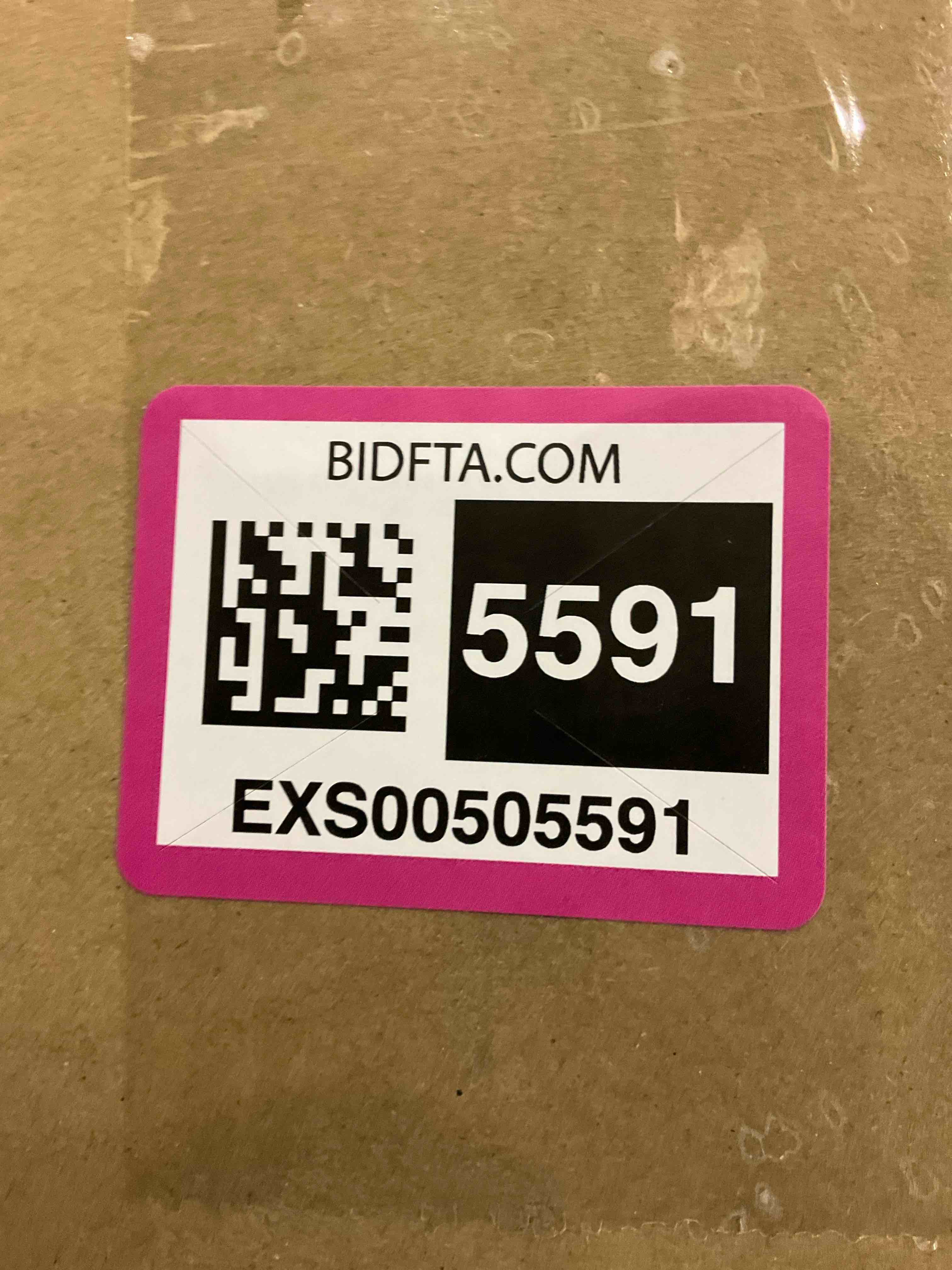 https://s3.amazonaws.com/lotting-images-prod/bidfta/EXS00505591_1701092240621.jpeg