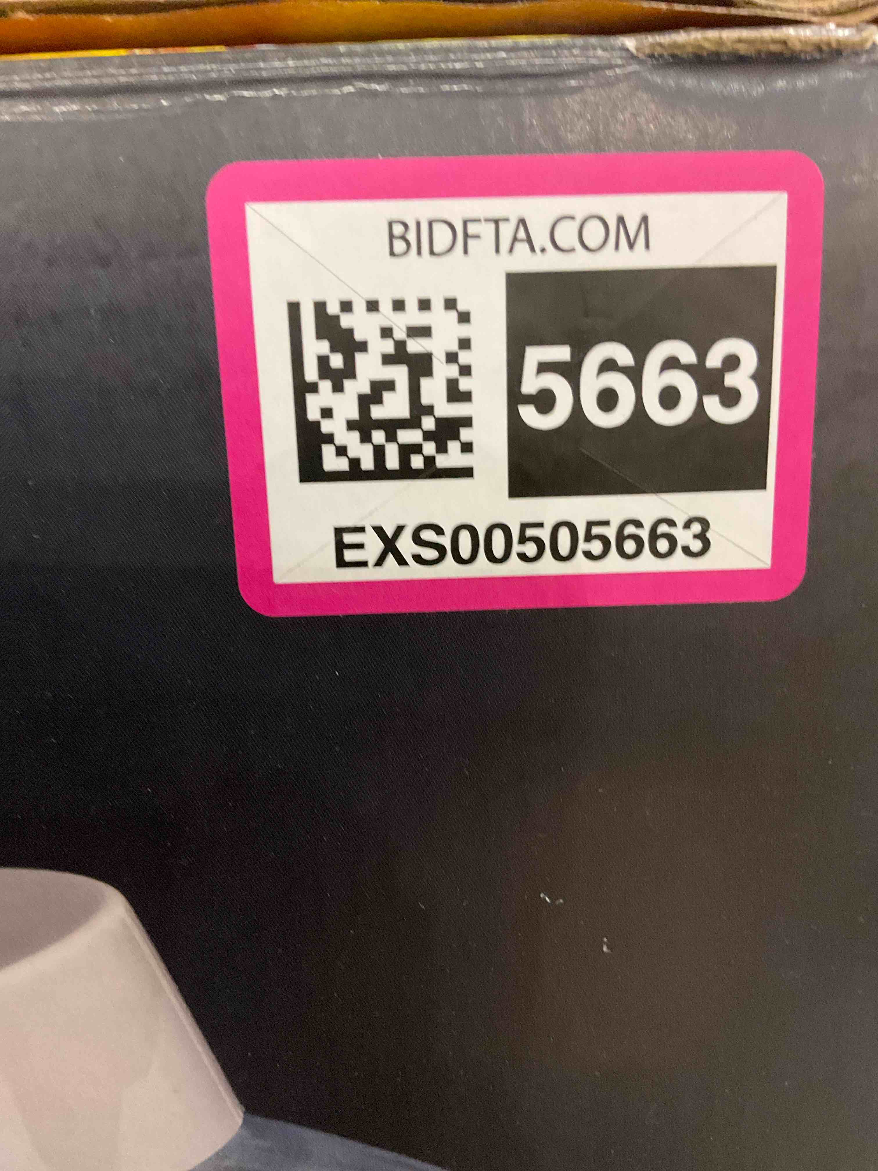 https://s3.amazonaws.com/lotting-images-prod/bidfta/EXS00505663_1701113750436.jpeg