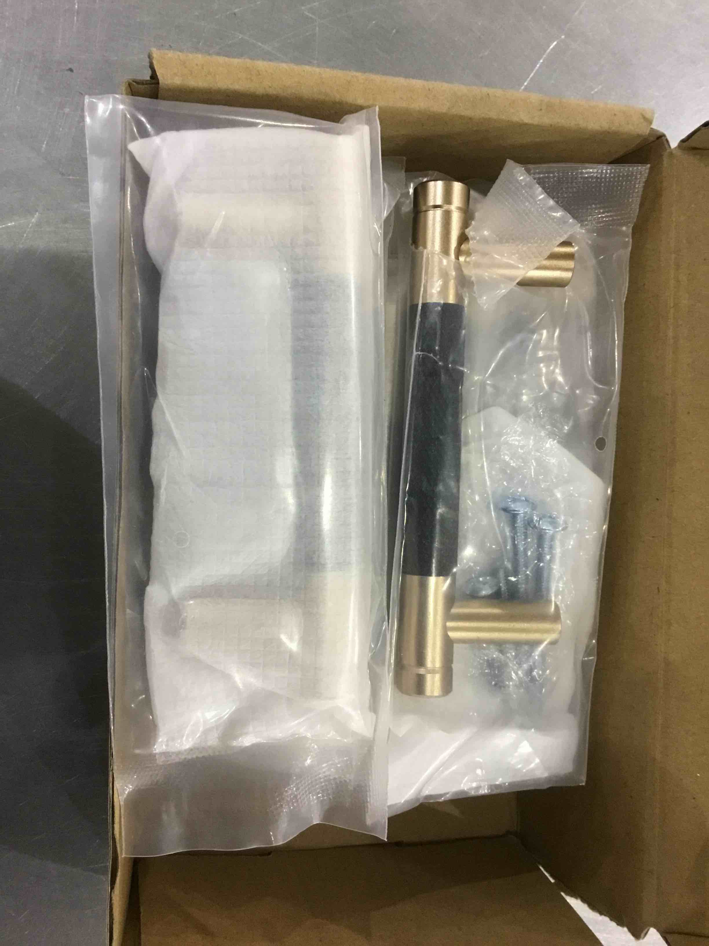 https://s3.amazonaws.com/lotting-images-prod/bidfta/EXS00505836_1701868774757.jpeg
