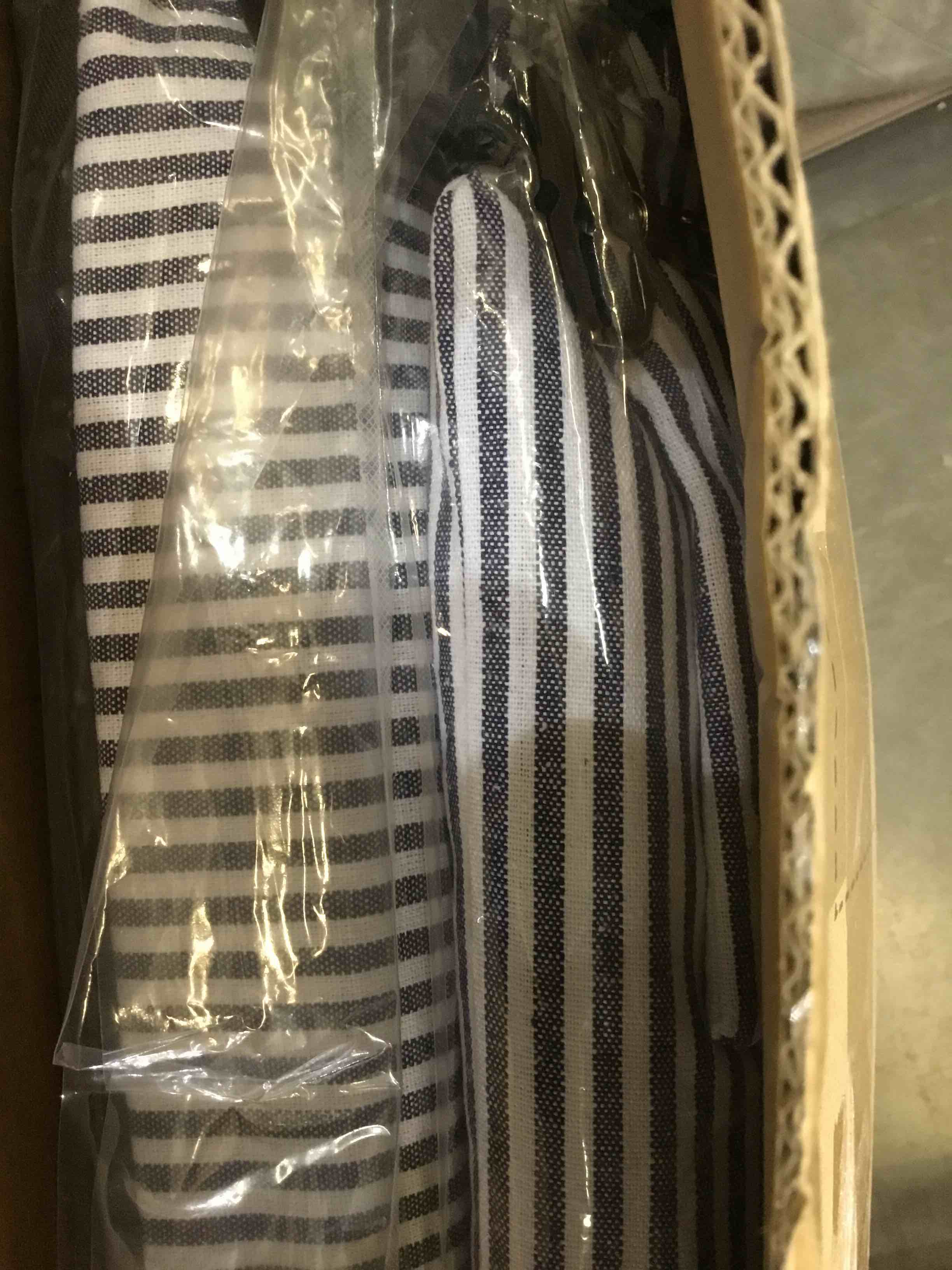 https://s3.amazonaws.com/lotting-images-prod/bidfta/EXS00505873_1701878538221.jpeg