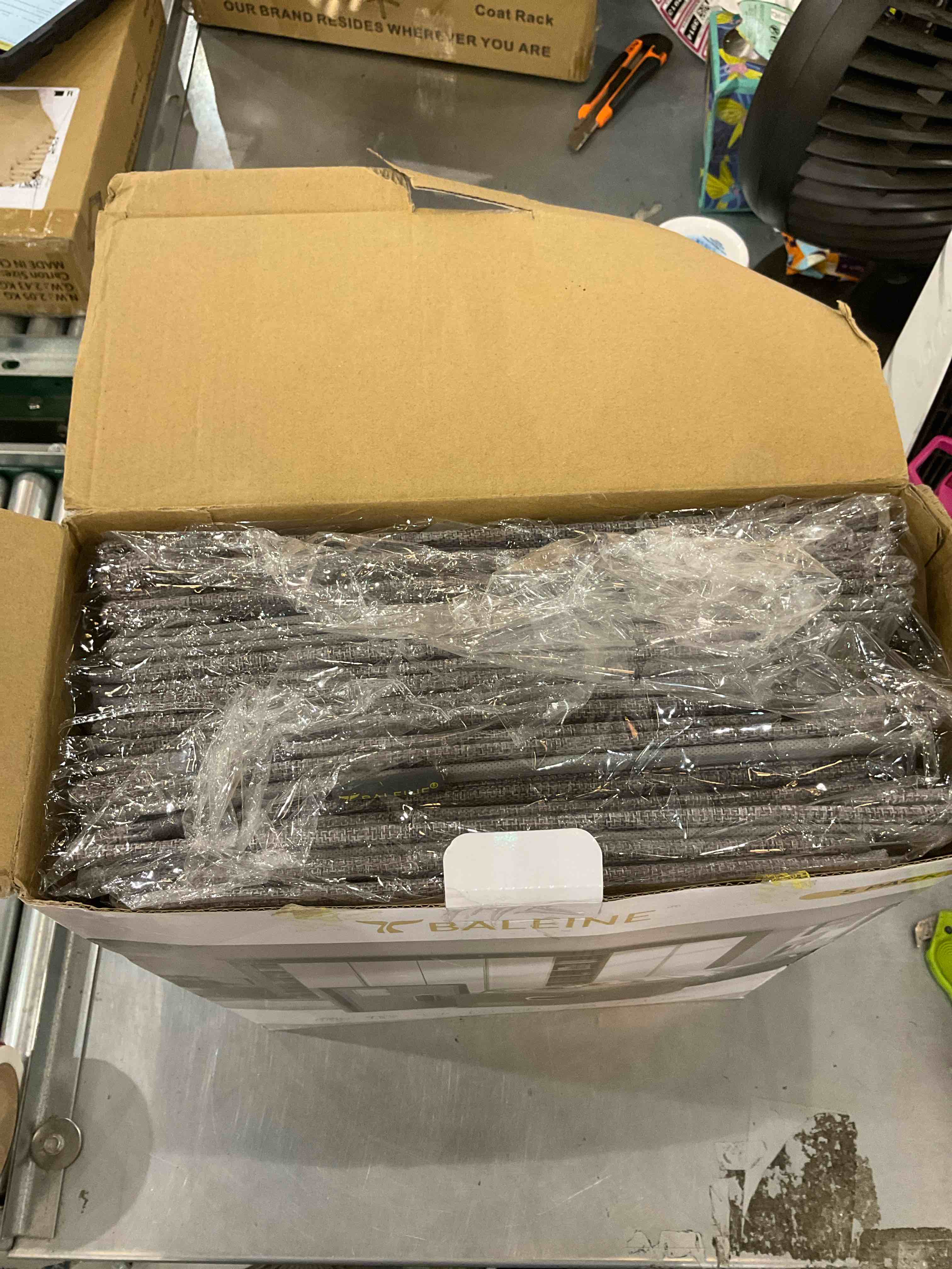 https://s3.amazonaws.com/lotting-images-prod/bidfta/EXS00506046_1697812447152.jpeg