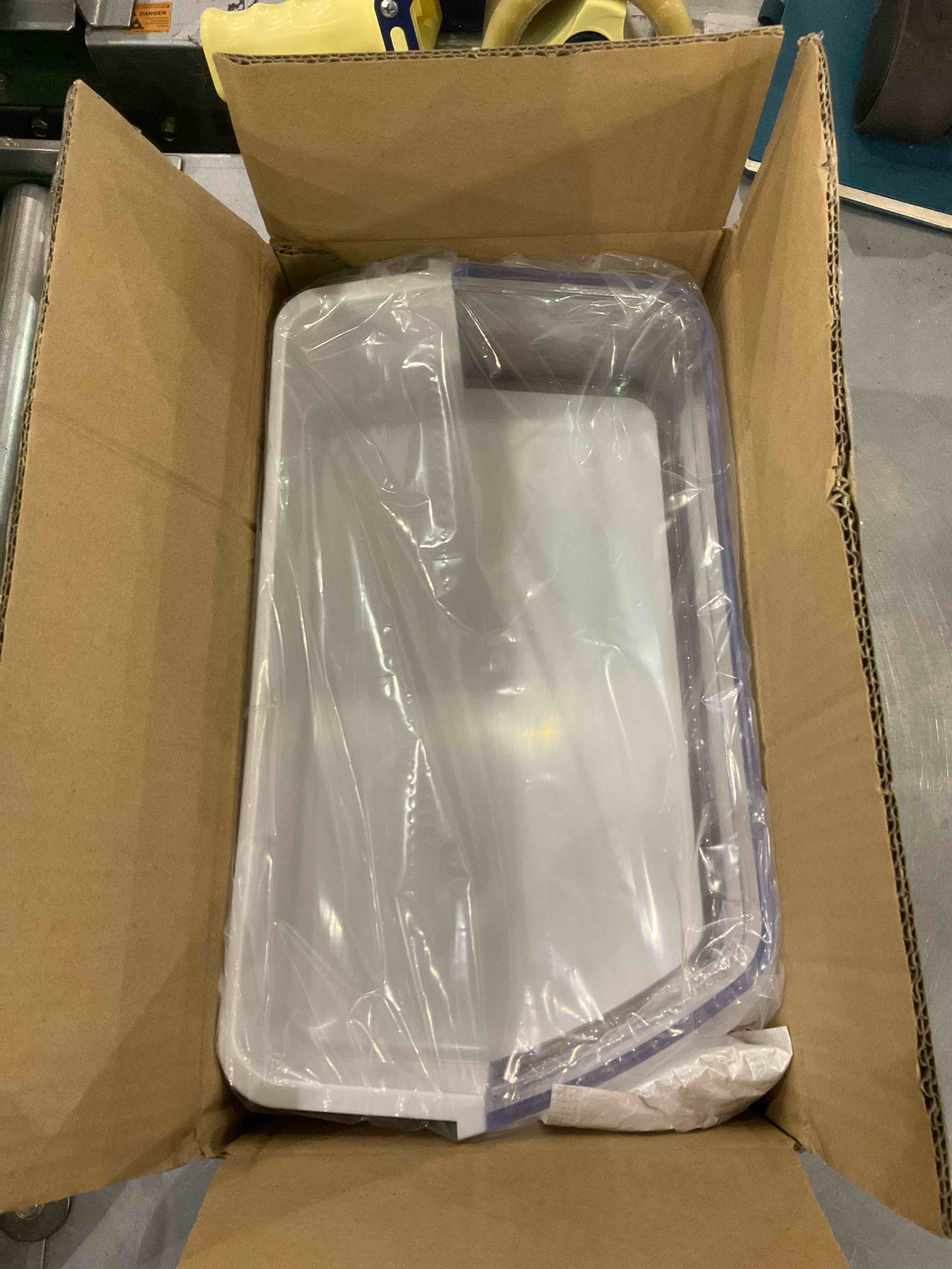 https://s3.amazonaws.com/lotting-images-prod/bidfta/EXS00506155_1698146767749.jpeg