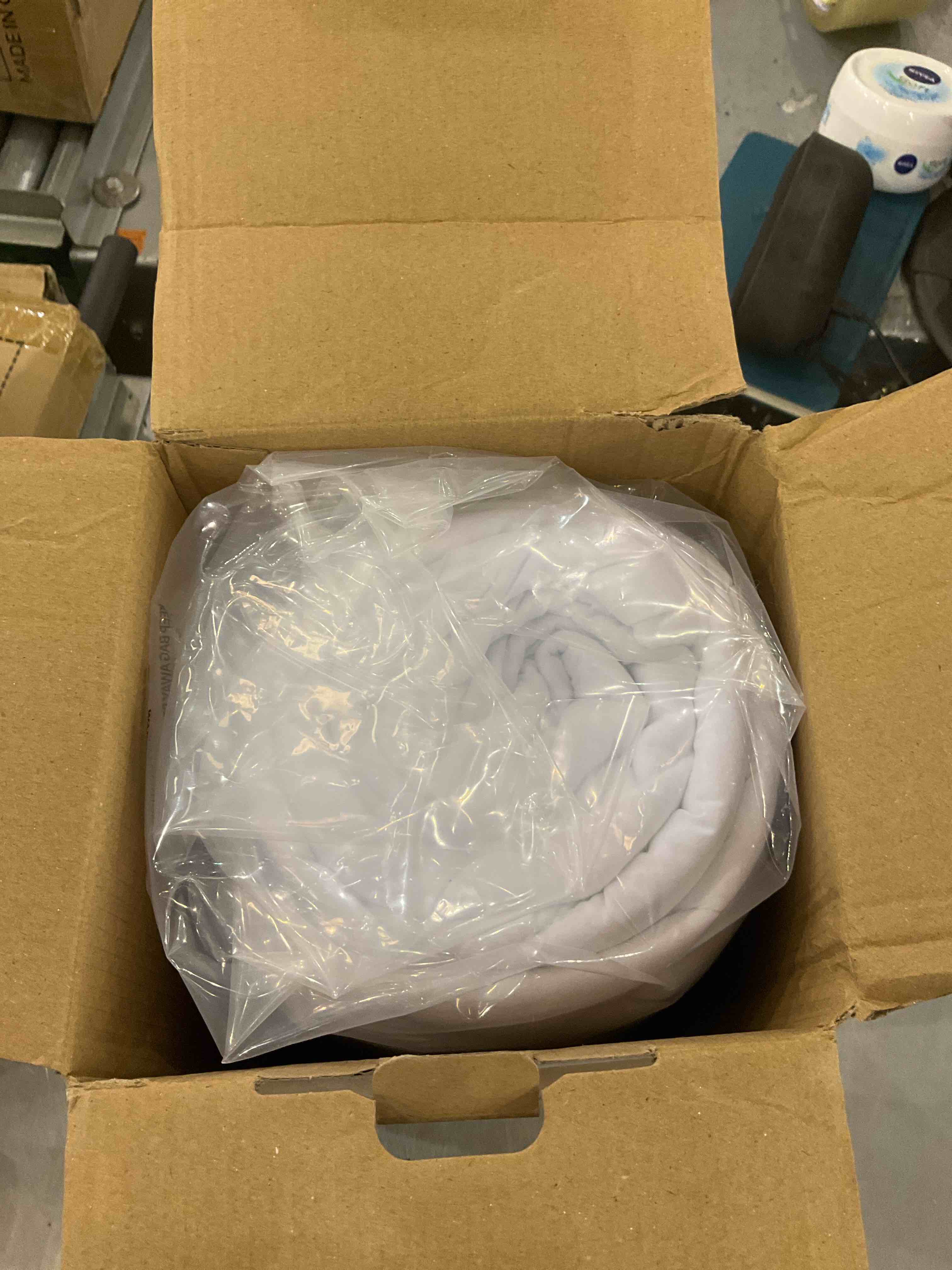 https://s3.amazonaws.com/lotting-images-prod/bidfta/EXS00506232_1698160735955.jpeg