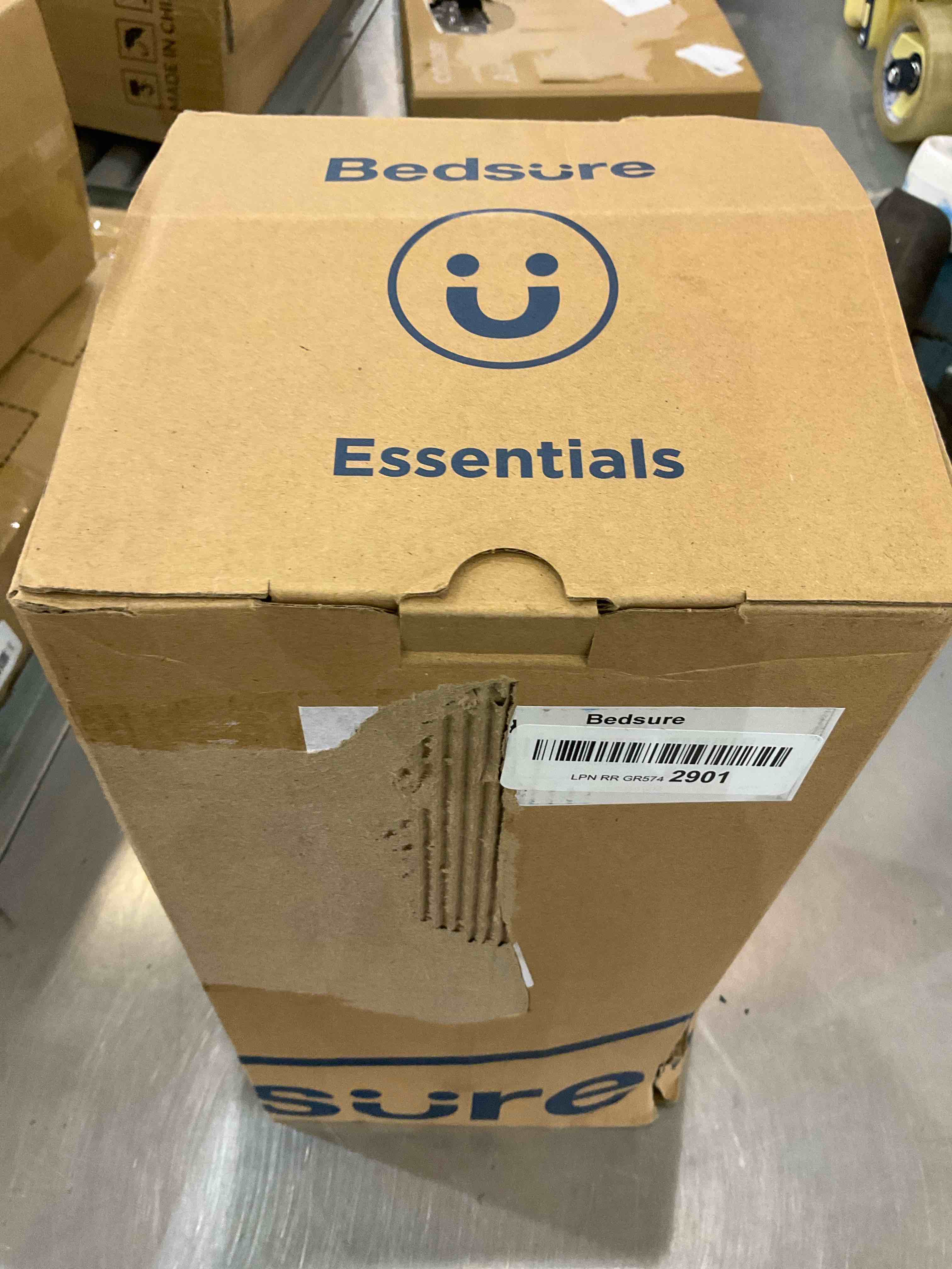 https://s3.amazonaws.com/lotting-images-prod/bidfta/EXS00506232_1698160747207.jpeg