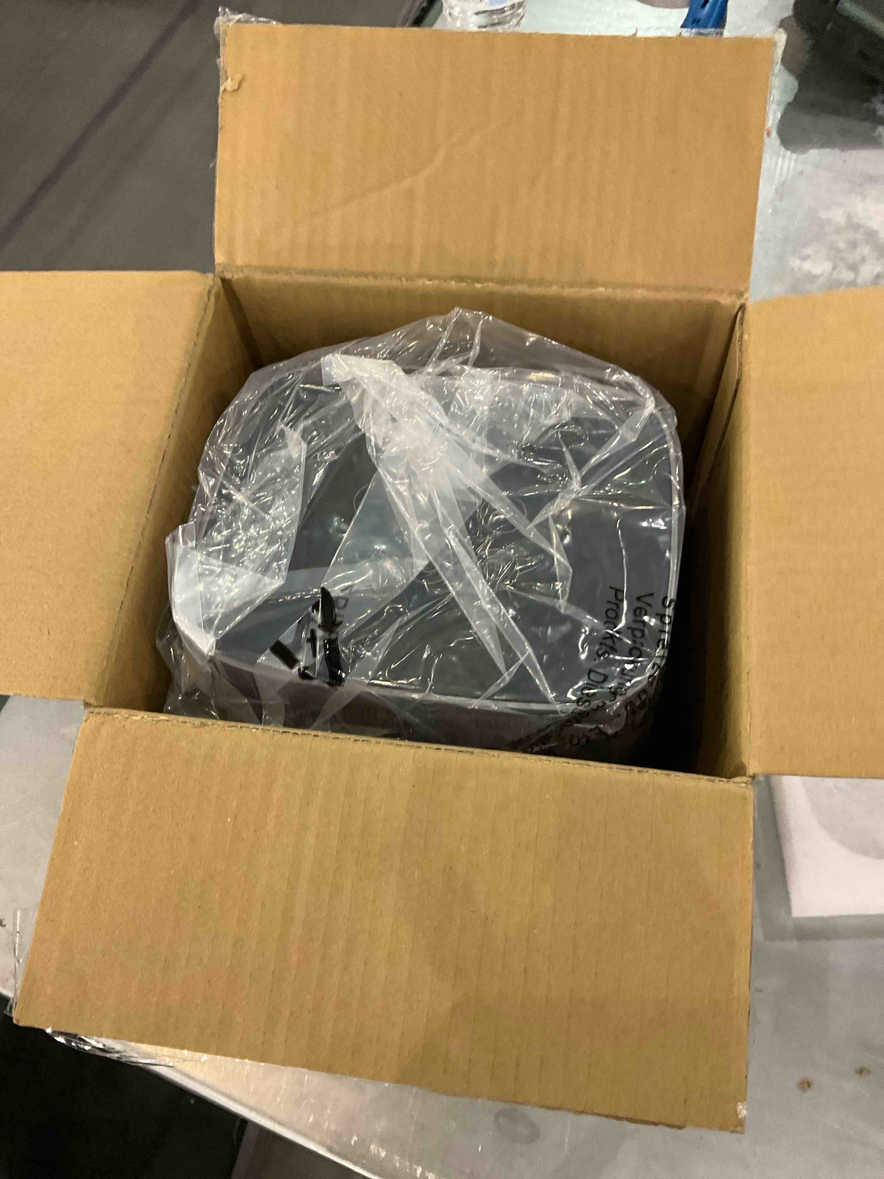https://s3.amazonaws.com/lotting-images-prod/bidfta/EXS00506948_1698235541607.jpeg