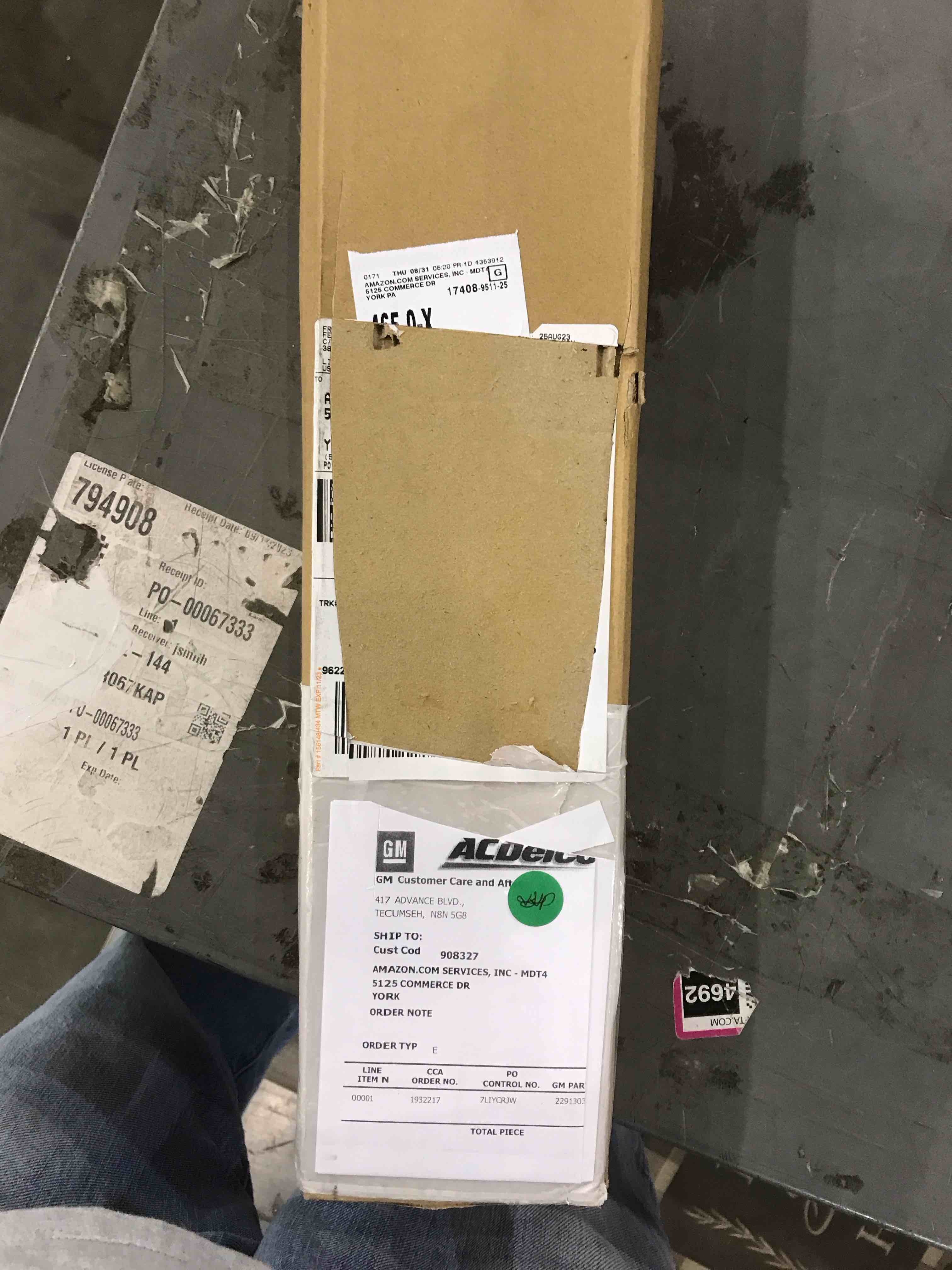 https://s3.amazonaws.com/lotting-images-prod/bidfta/EXS00507567_1698407192106.jpeg