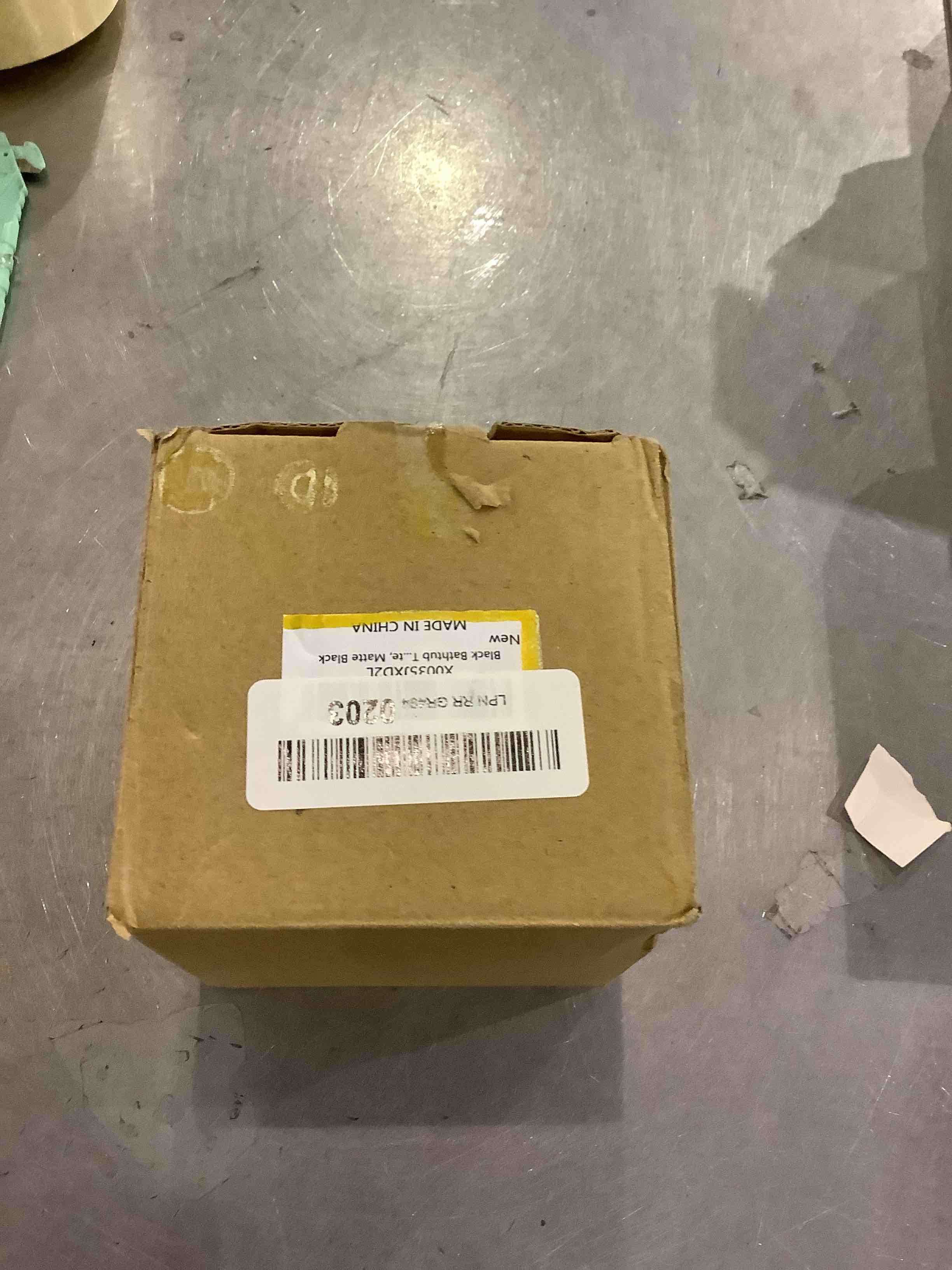 https://s3.amazonaws.com/lotting-images-prod/bidfta/EXS00508115_1698060637749.jpeg