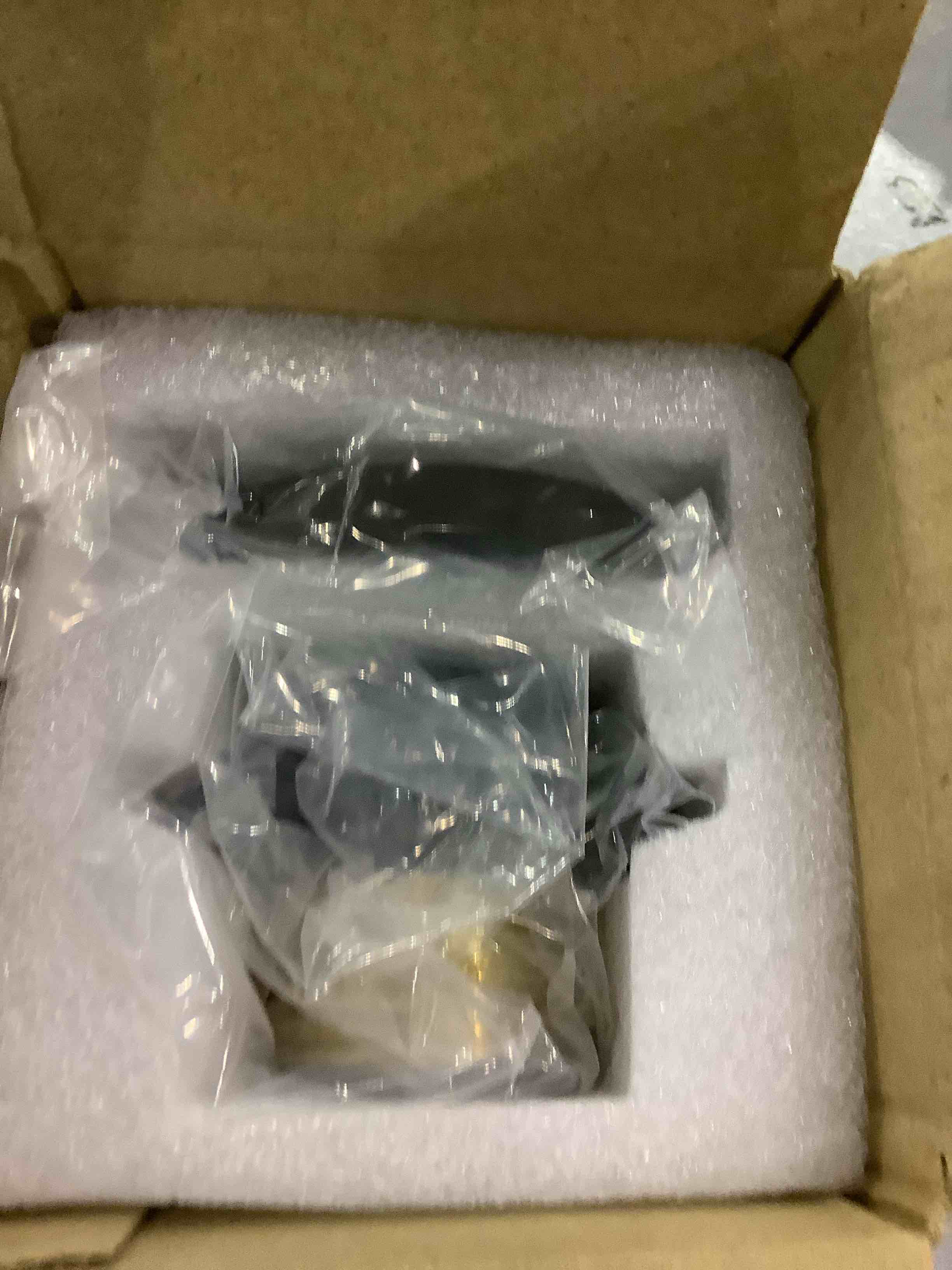 https://s3.amazonaws.com/lotting-images-prod/bidfta/EXS00508115_1698060650073.jpeg