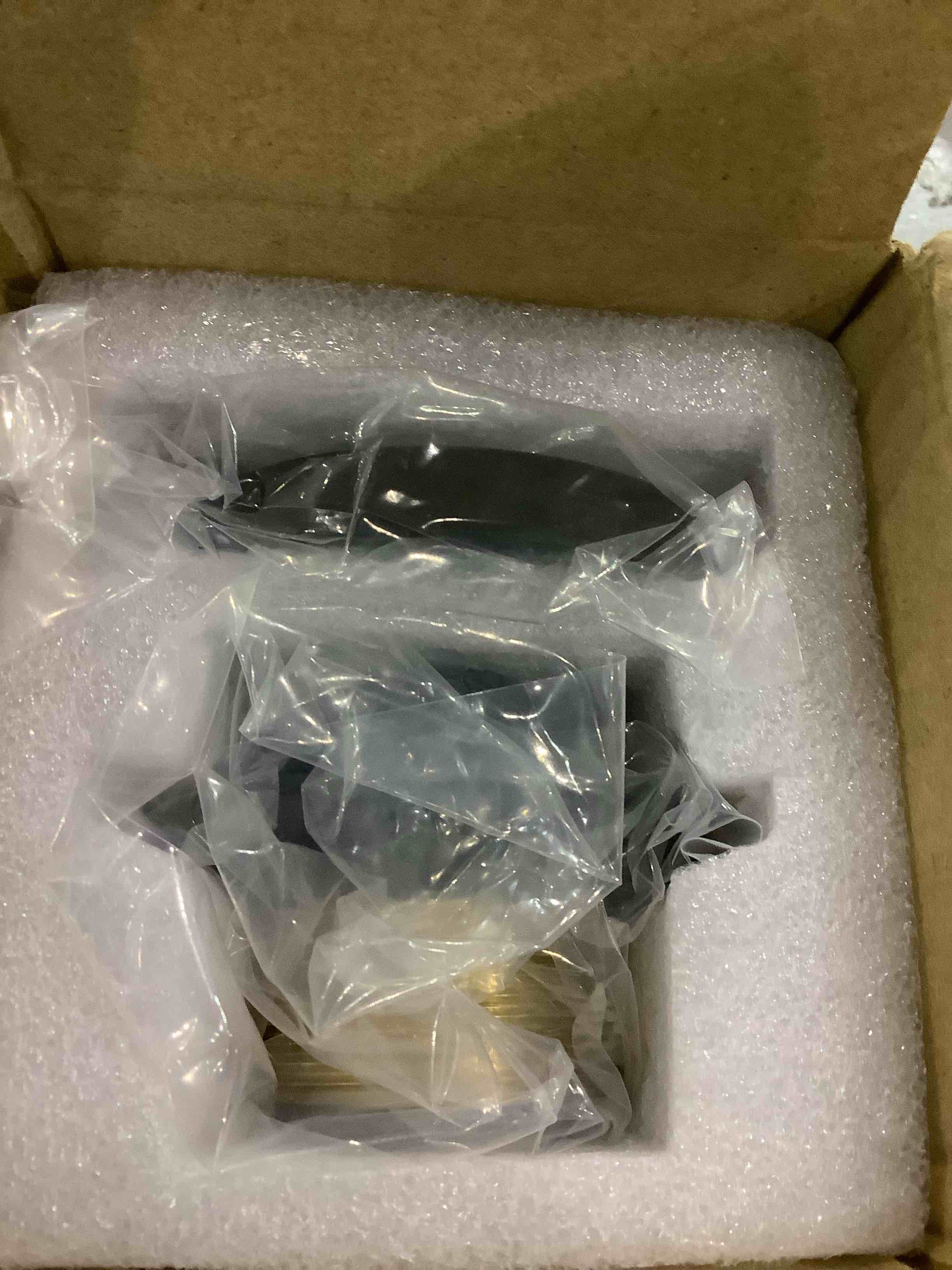 https://s3.amazonaws.com/lotting-images-prod/bidfta/EXS00508115_1698060651109.jpeg