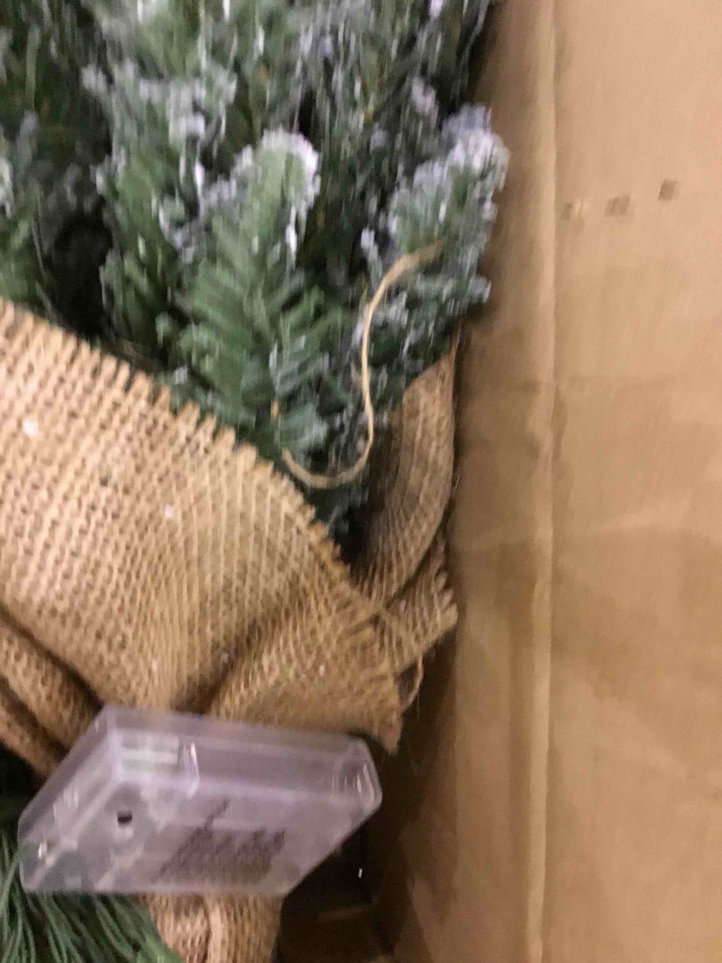 Small Christmas Tree Artificial Tree 22 inches with Pine Cones, Suitable for Tabletop