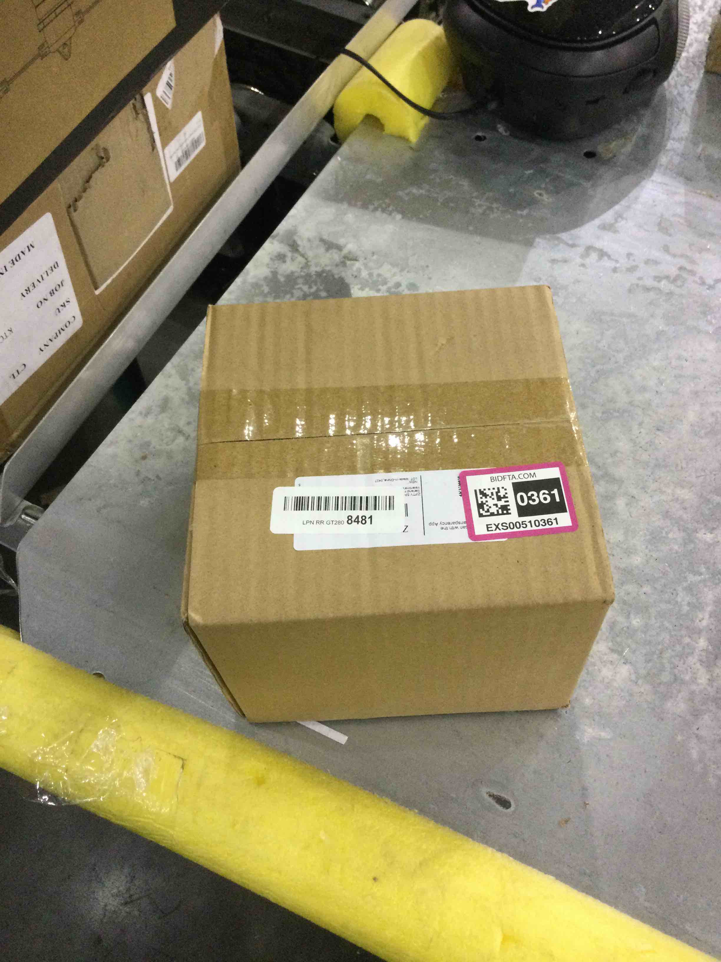 https://s3.amazonaws.com/lotting-images-prod/bidfta/EXS00510361_1695903163255.jpeg