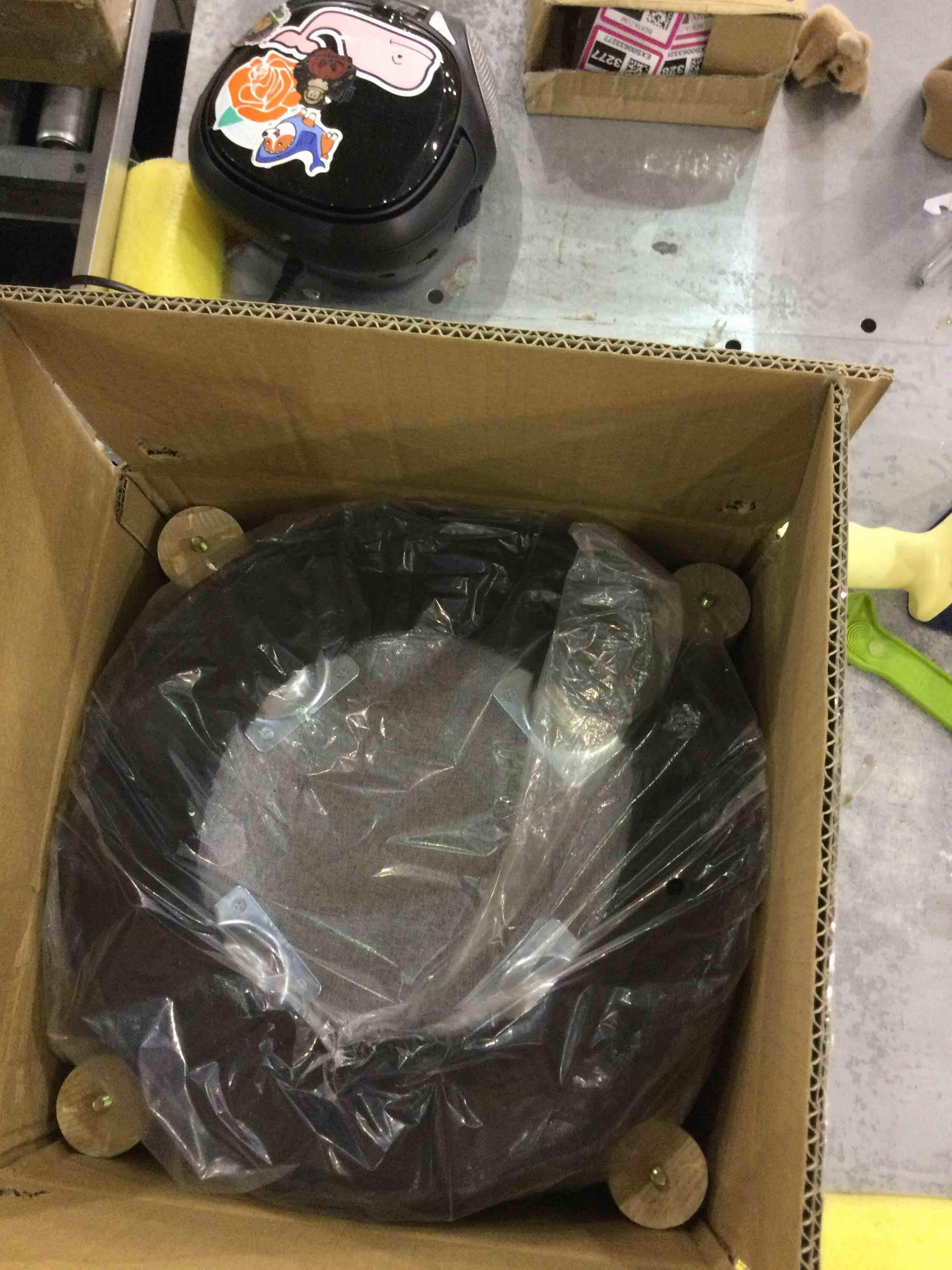 https://s3.amazonaws.com/lotting-images-prod/bidfta/EXS00510363_1695903332408.jpeg
