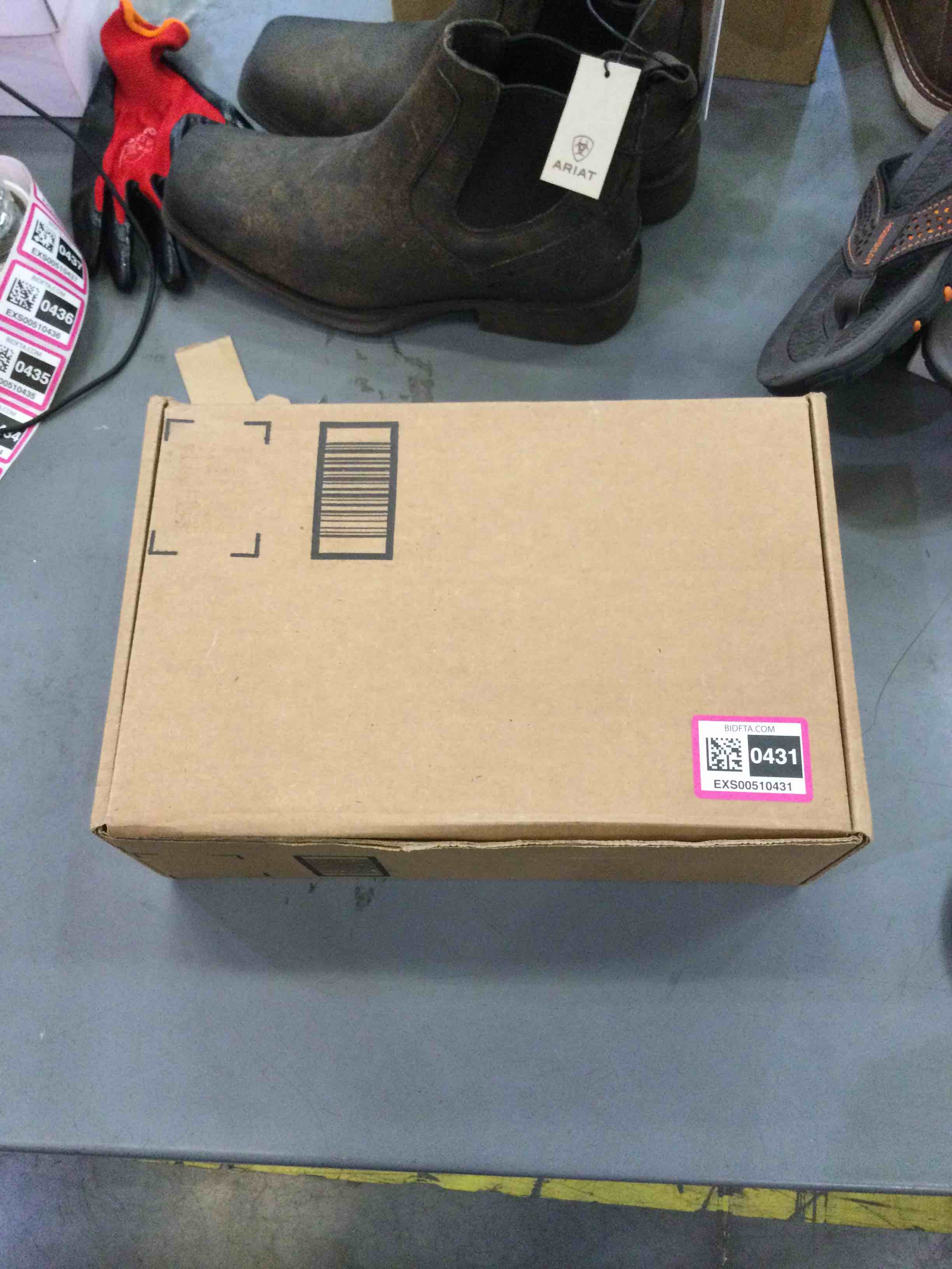 https://s3.amazonaws.com/lotting-images-prod/bidfta/EXS00510431_1696014286520.jpeg
