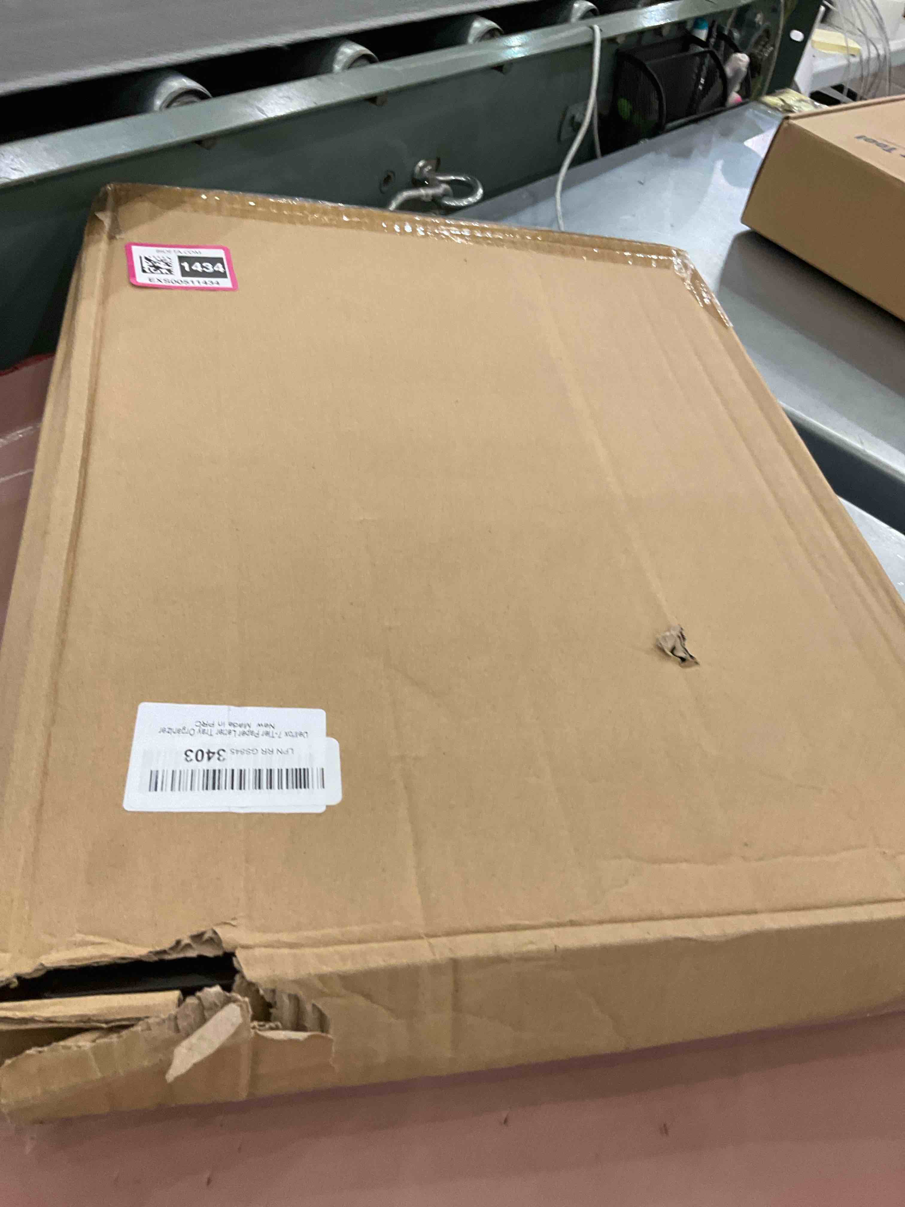 https://s3.amazonaws.com/lotting-images-prod/bidfta/EXS00511434_1696440651313.jpeg