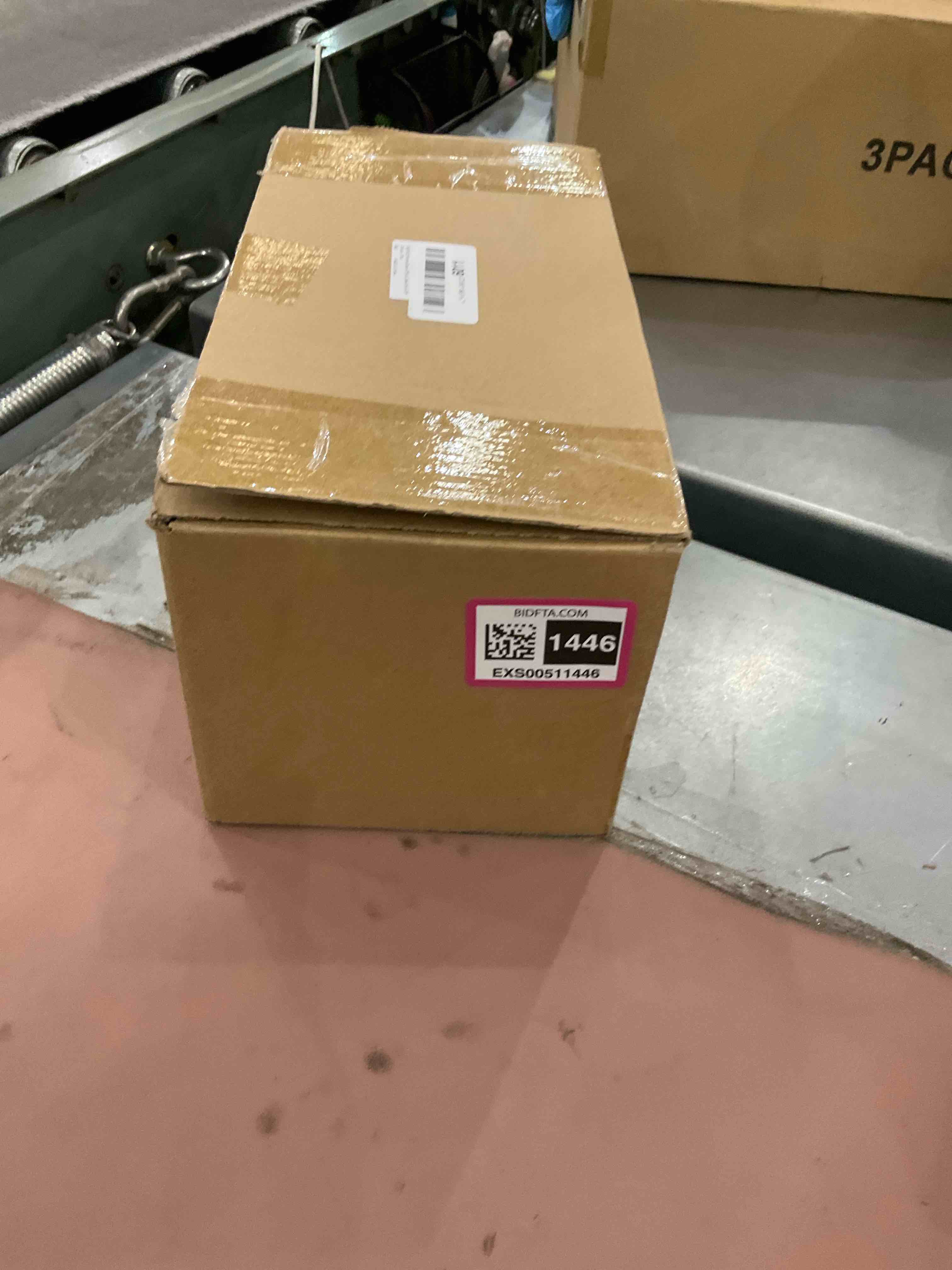 https://s3.amazonaws.com/lotting-images-prod/bidfta/EXS00511446_1696441695037.jpeg