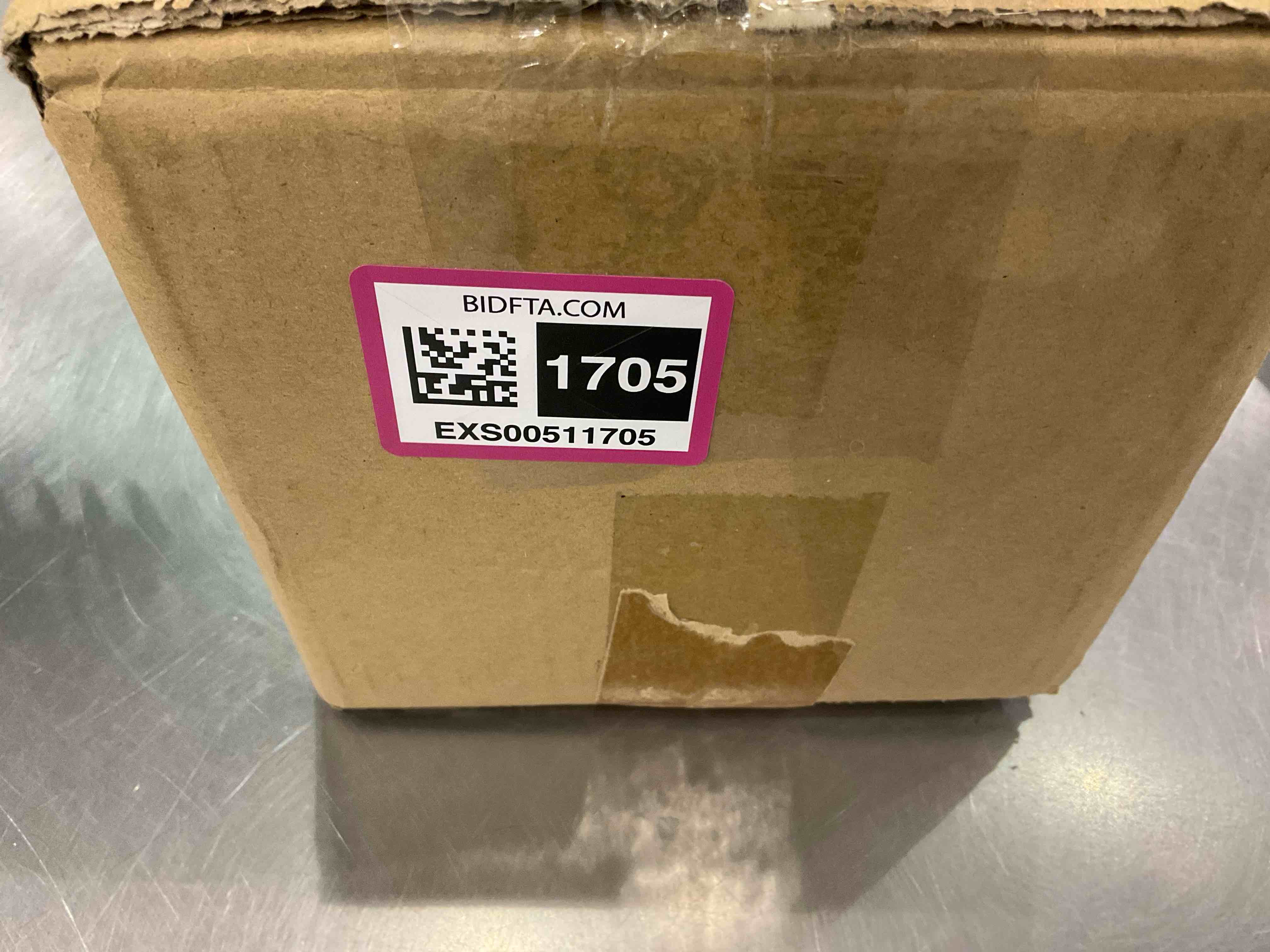 https://s3.amazonaws.com/lotting-images-prod/bidfta/EXS00511705_1695994411917.jpeg