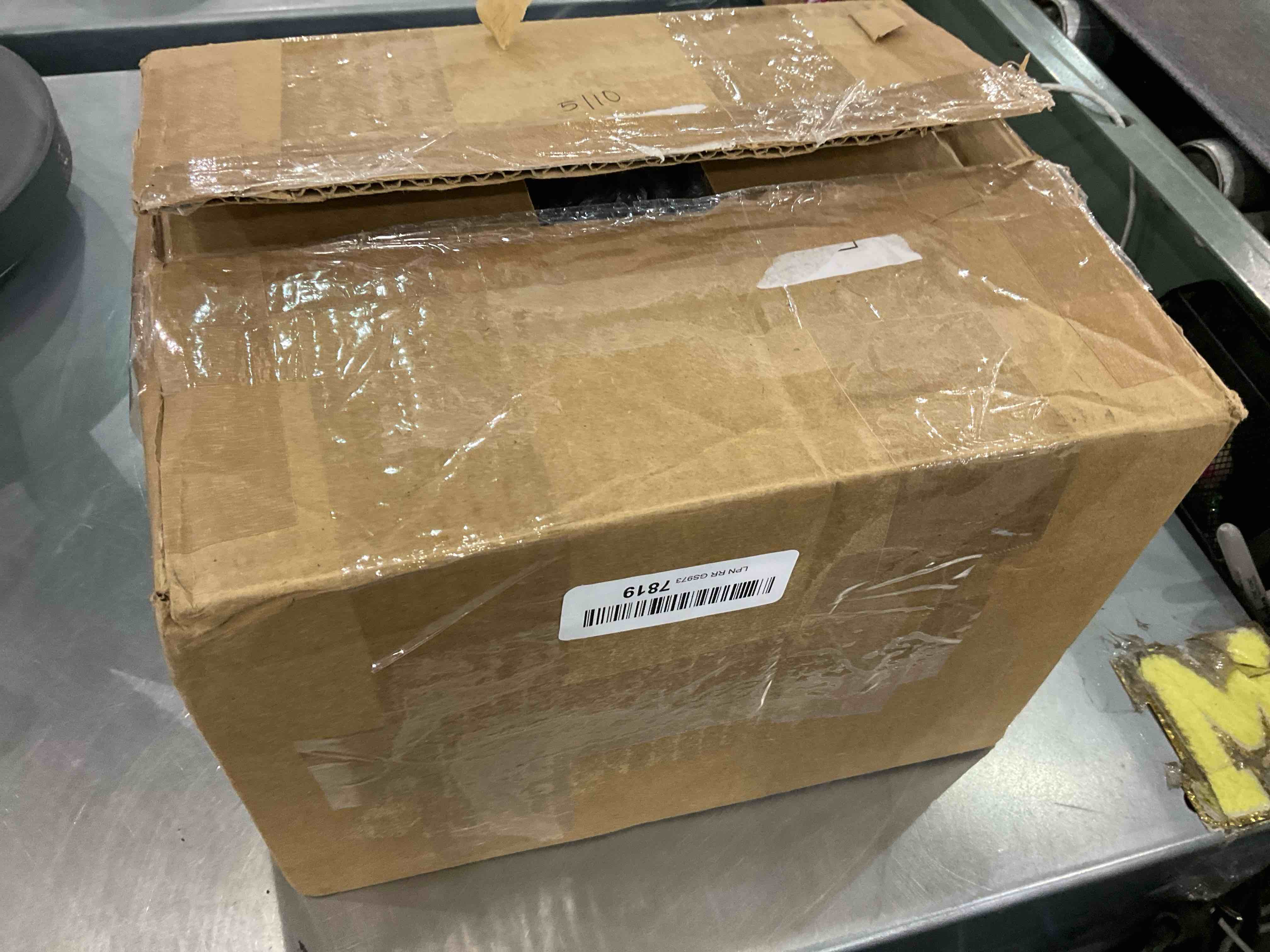 https://s3.amazonaws.com/lotting-images-prod/bidfta/EXS00511721_1695996256429.jpeg