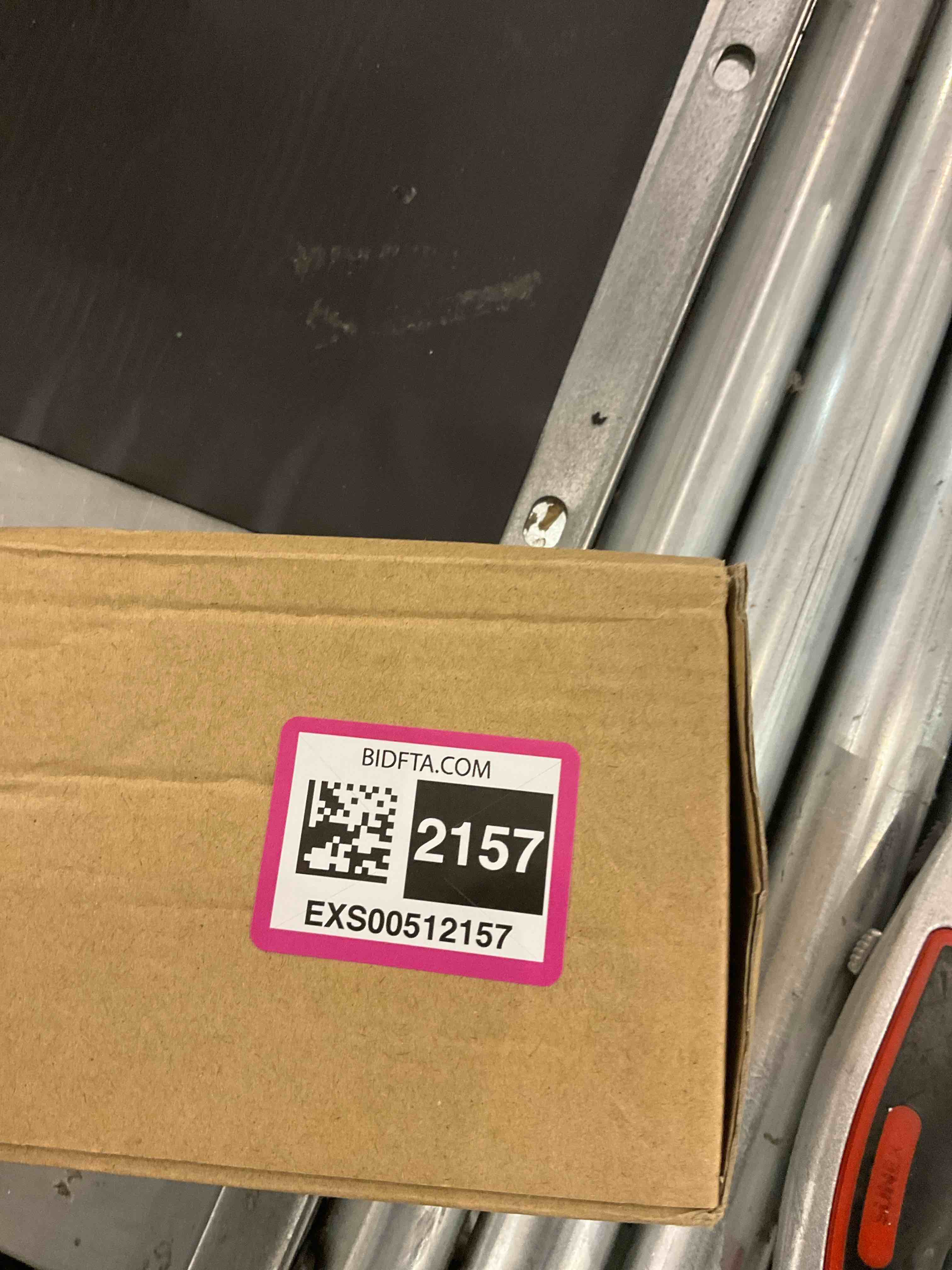 https://s3.amazonaws.com/lotting-images-prod/bidfta/EXS00512157_1697460131320.jpeg