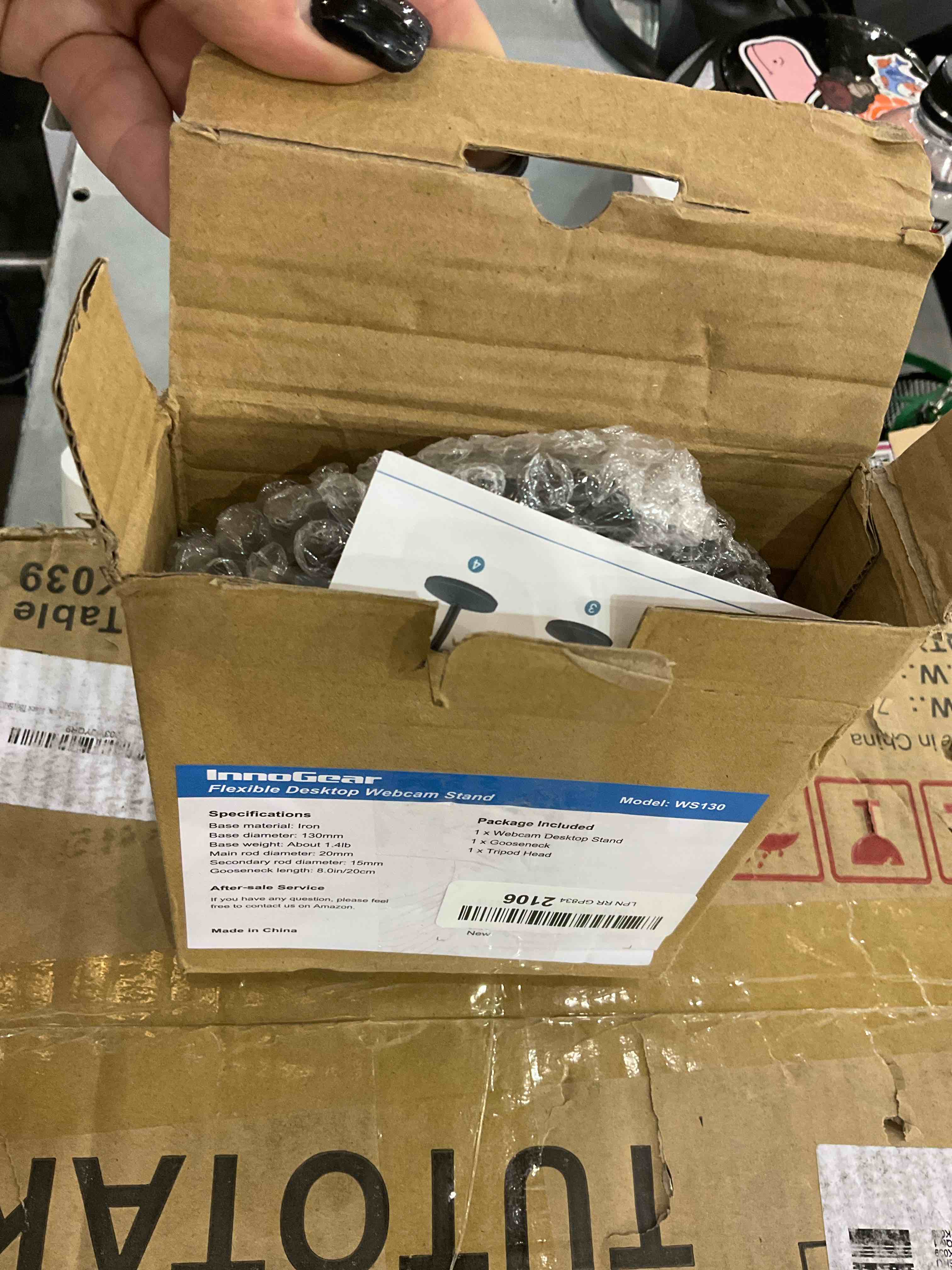 https://s3.amazonaws.com/lotting-images-prod/bidfta/EXS00513271_1696945471365.jpeg