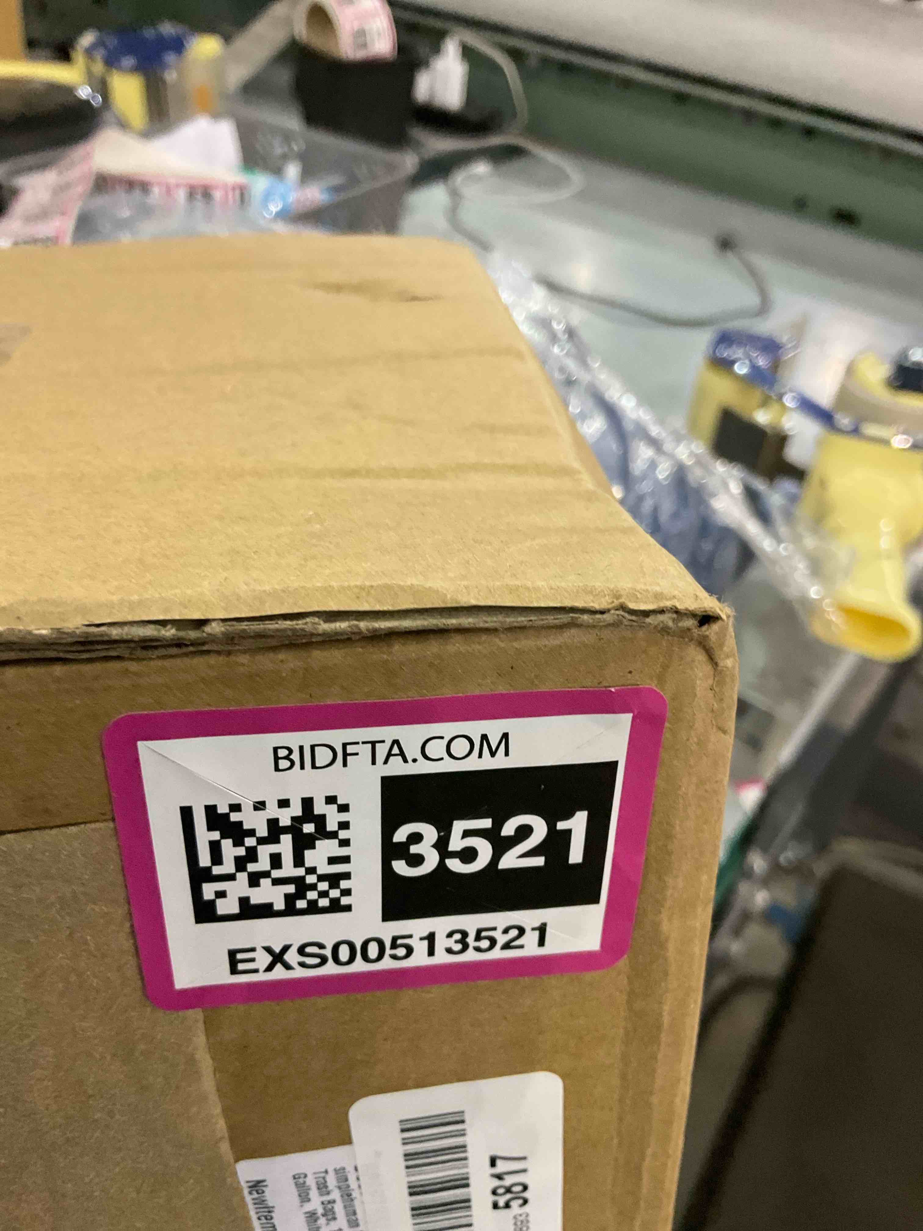 https://s3.amazonaws.com/lotting-images-prod/bidfta/EXS00513521_1695903428848.jpeg