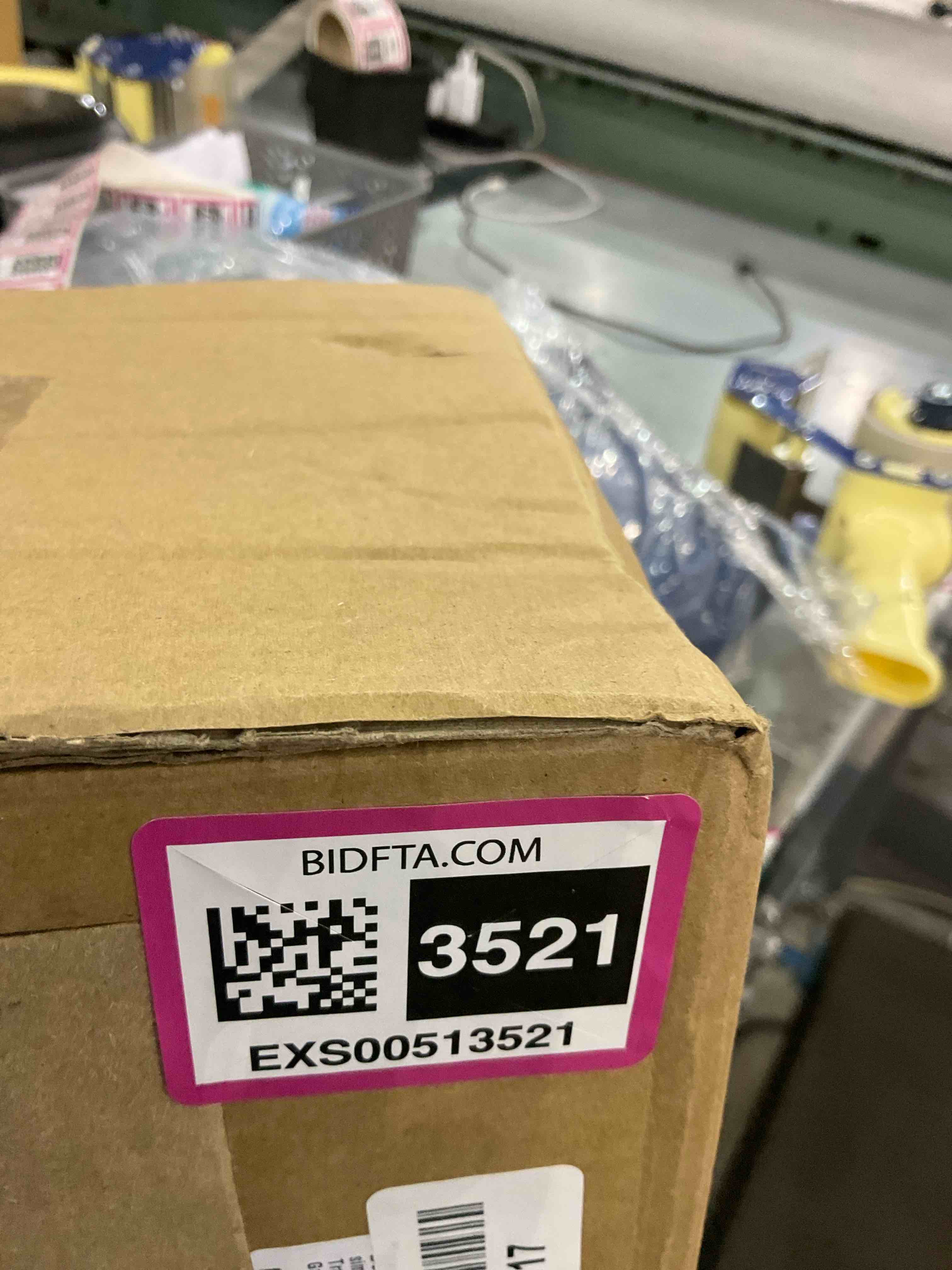 https://s3.amazonaws.com/lotting-images-prod/bidfta/EXS00513521_1695903429927.jpeg