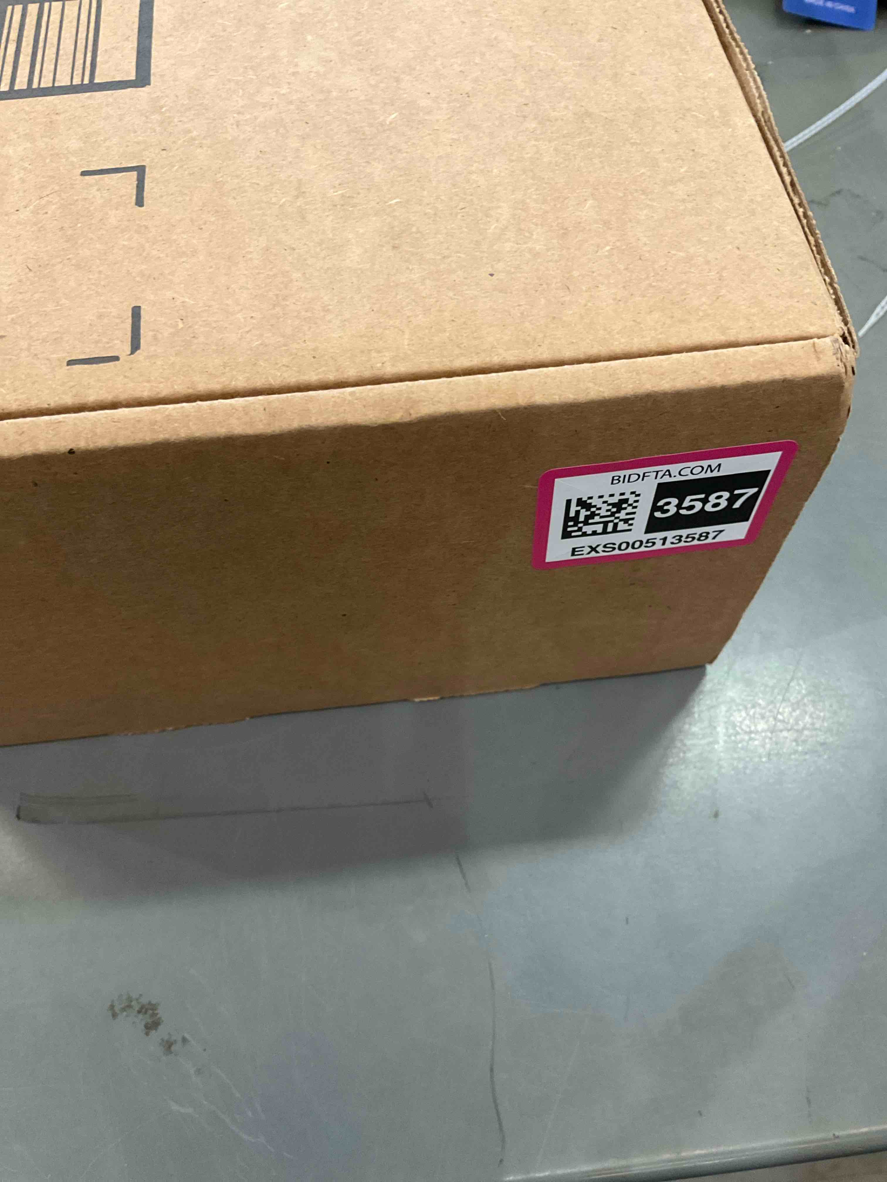 https://s3.amazonaws.com/lotting-images-prod/bidfta/EXS00513587_1696013388864.jpeg