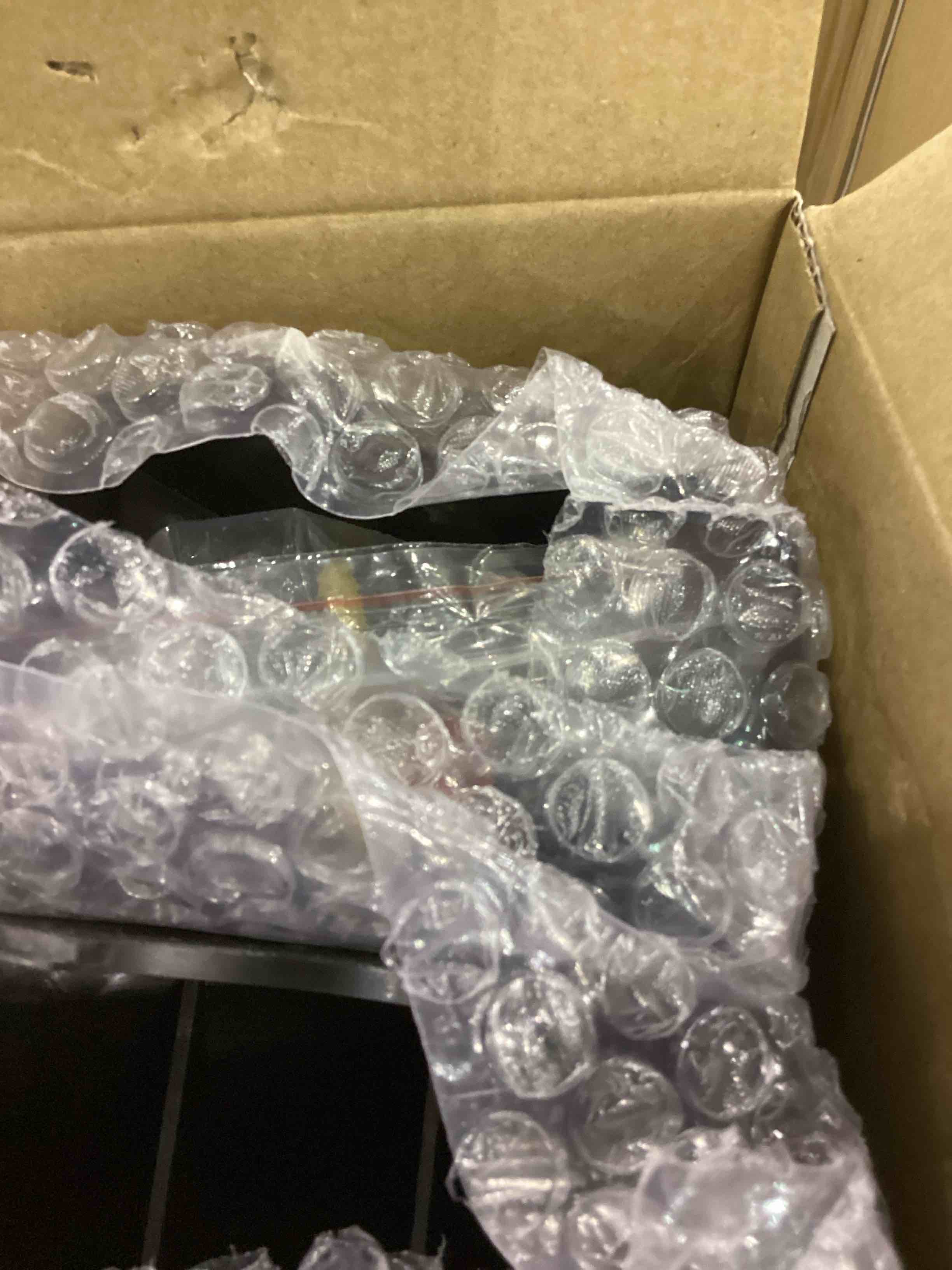 https://s3.amazonaws.com/lotting-images-prod/bidfta/EXS00514034_1695813567354.jpeg
