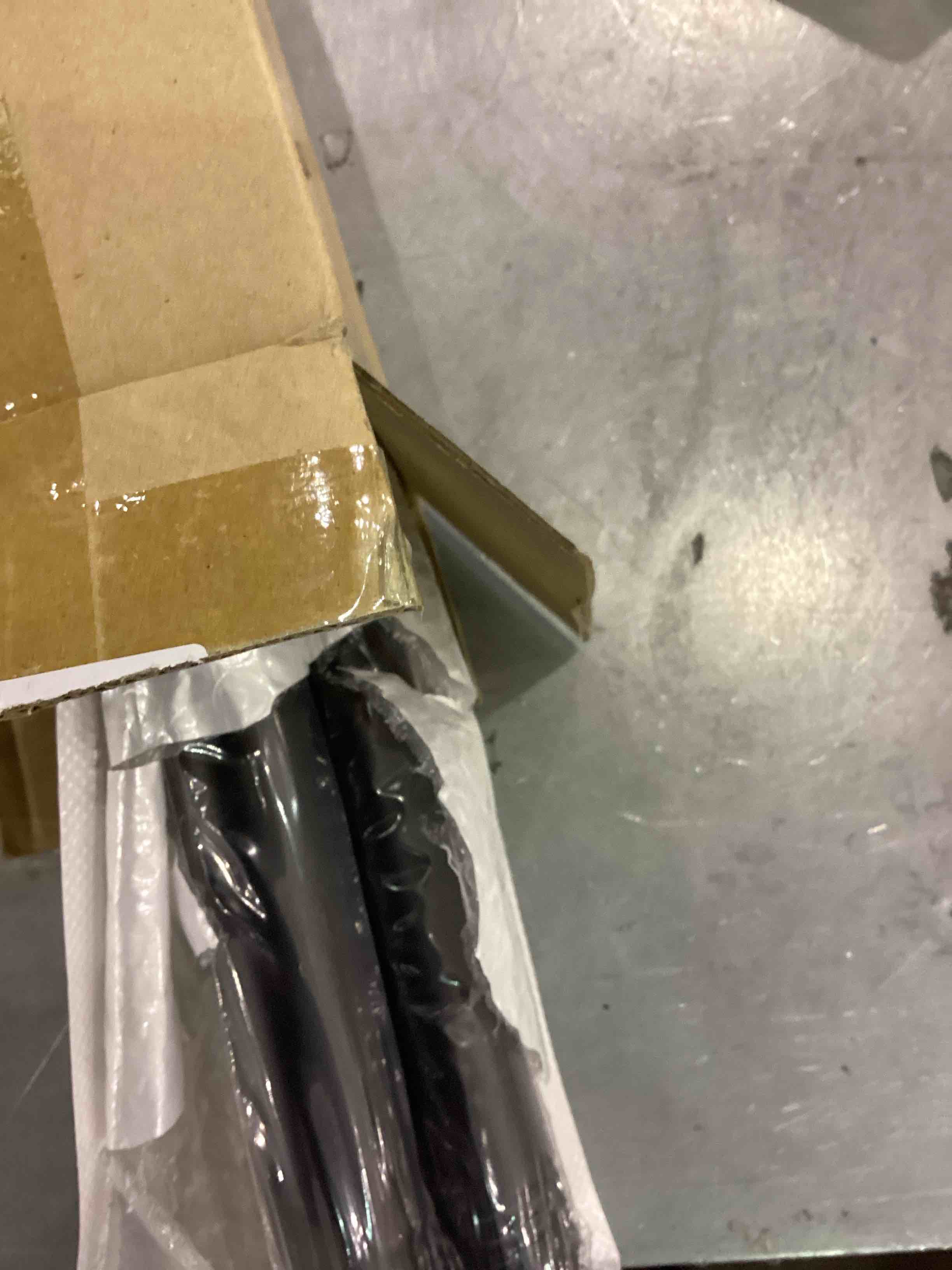 https://s3.amazonaws.com/lotting-images-prod/bidfta/EXS00514297_1695911671928.jpeg