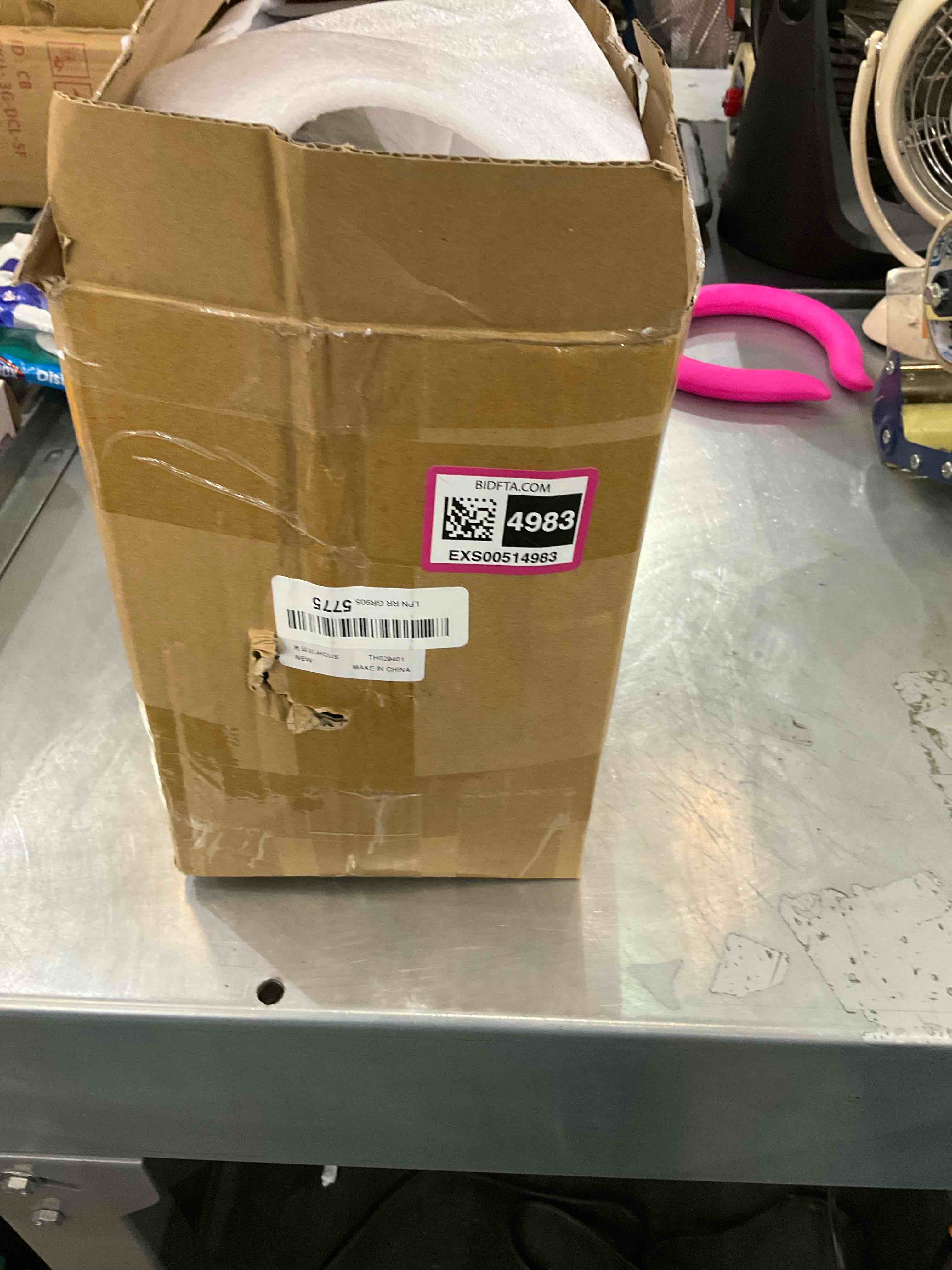 https://s3.amazonaws.com/lotting-images-prod/bidfta/EXS00514983_1696870907165.jpeg