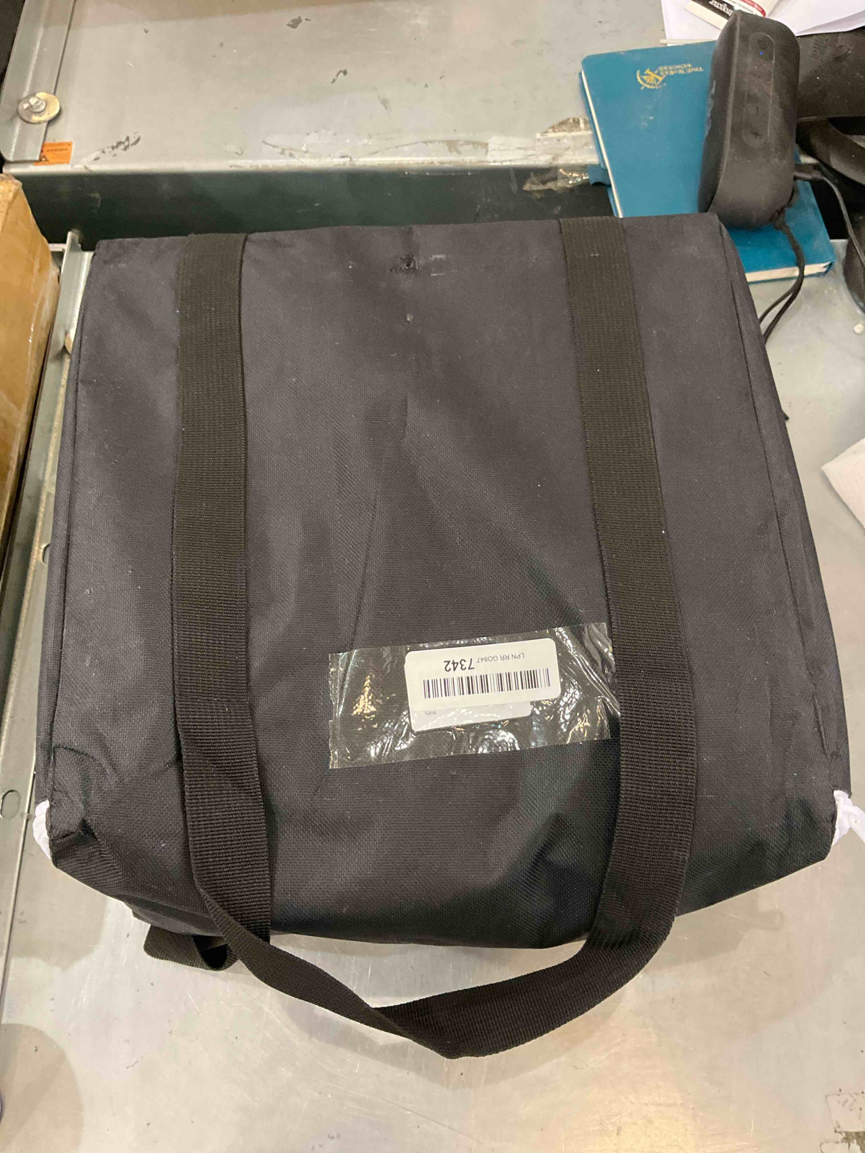 https://s3.amazonaws.com/lotting-images-prod/bidfta/EXS00515355_1695921455509.jpeg