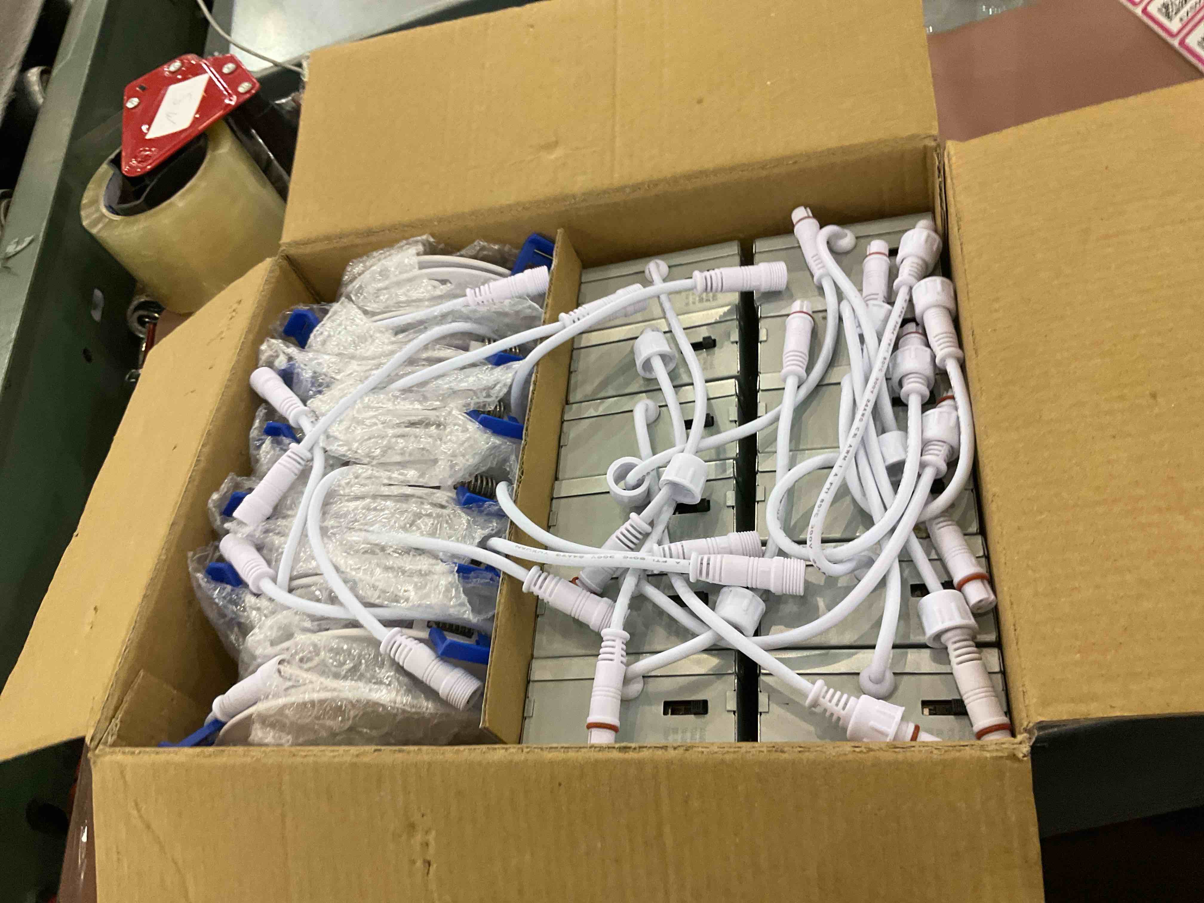 https://s3.amazonaws.com/lotting-images-prod/bidfta/EXS00515811_1696872259845.jpeg