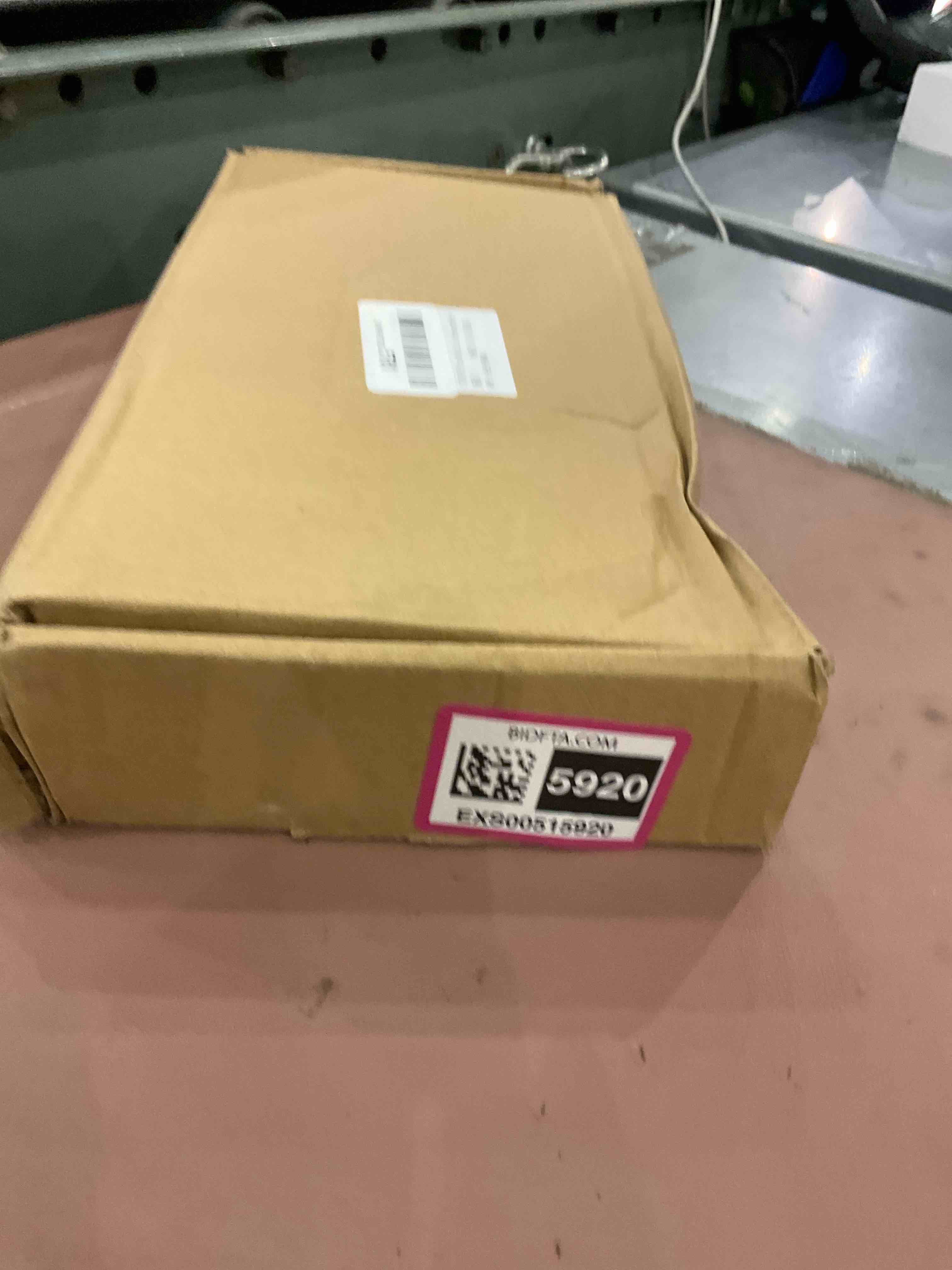 https://s3.amazonaws.com/lotting-images-prod/bidfta/EXS00515920_1696944854450.jpeg