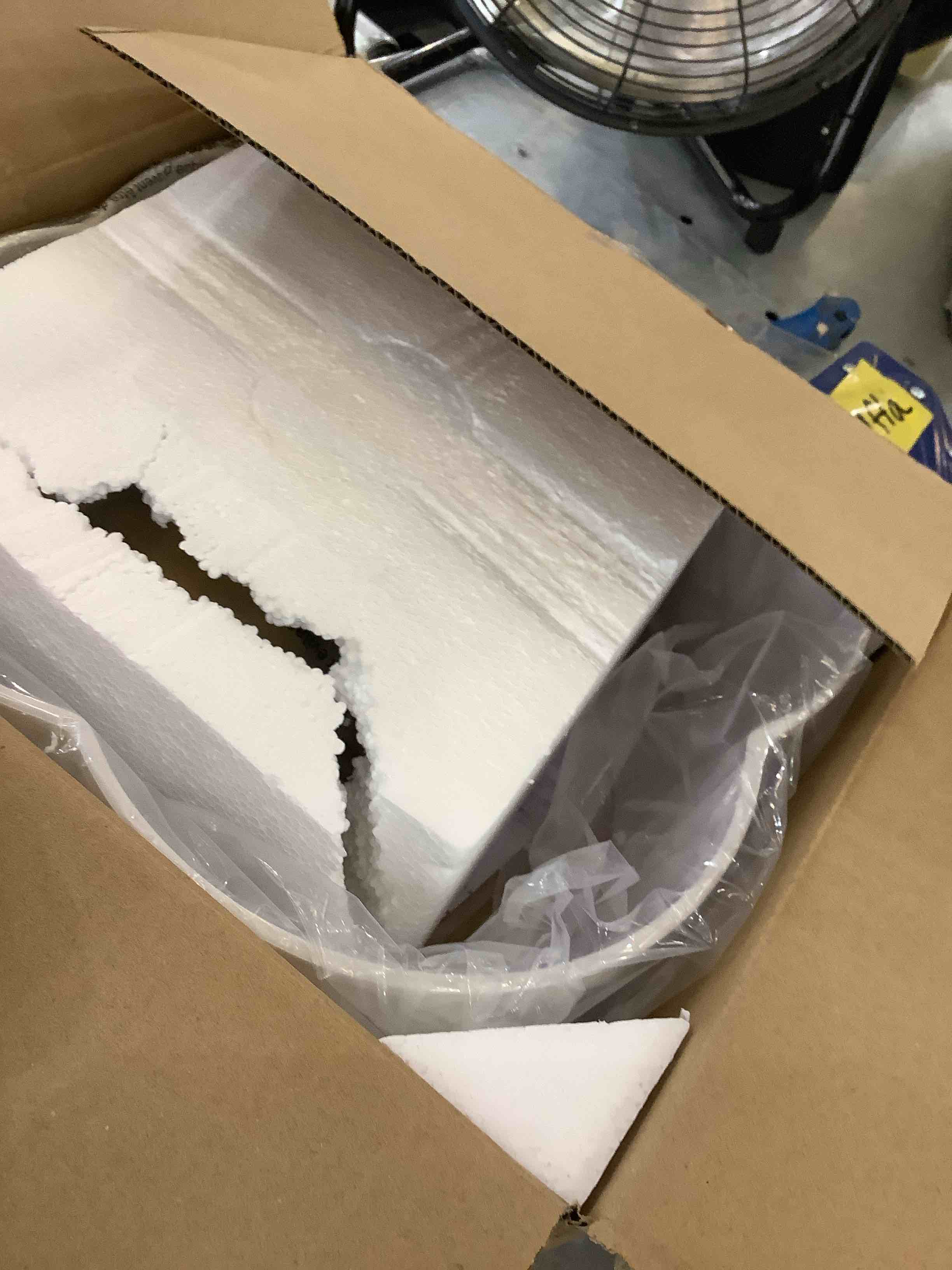 https://s3.amazonaws.com/lotting-images-prod/bidfta/EXS00516070_1695664296700.jpeg