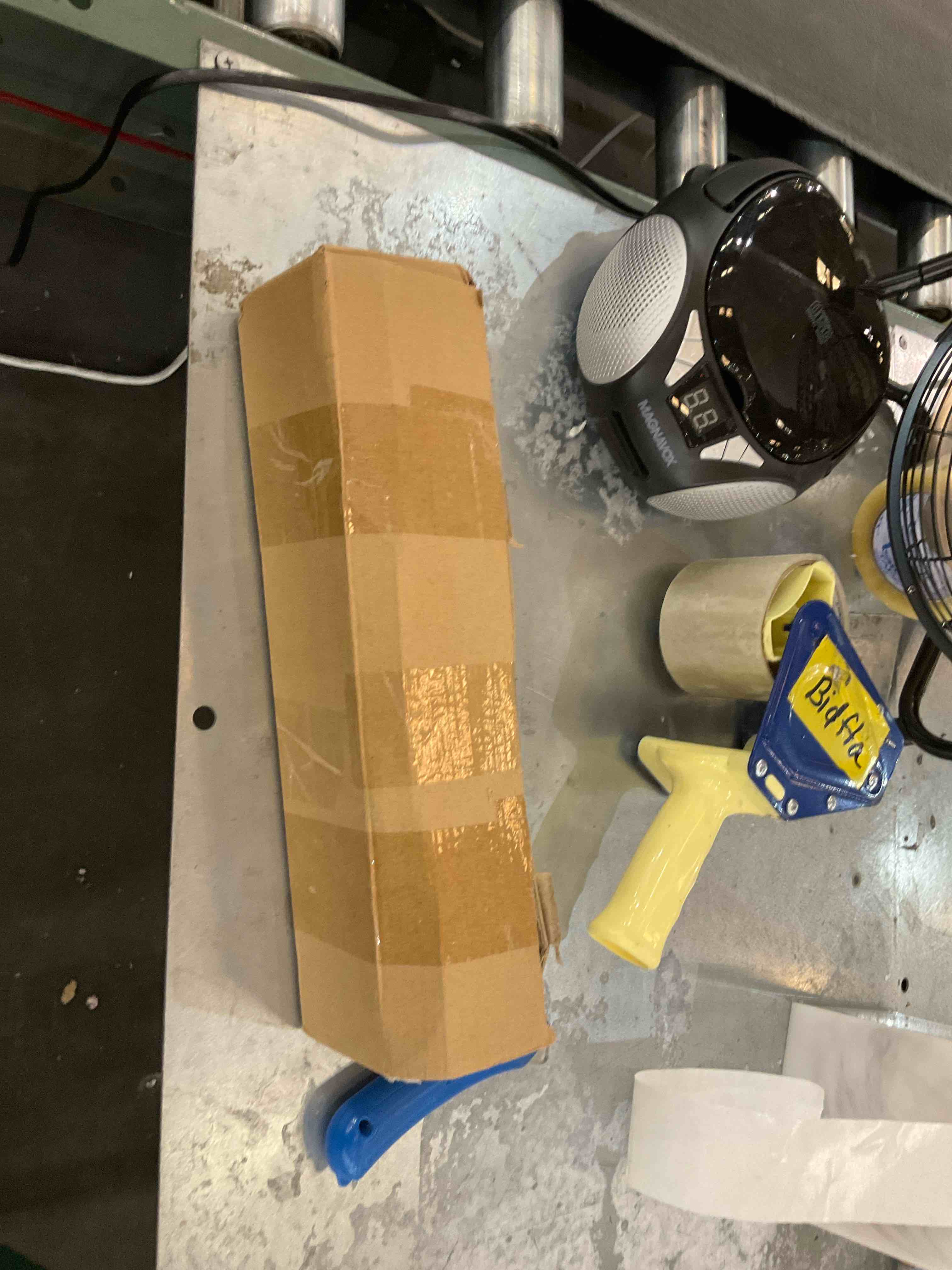 https://s3.amazonaws.com/lotting-images-prod/bidfta/EXS00516257_1695758493326.jpeg