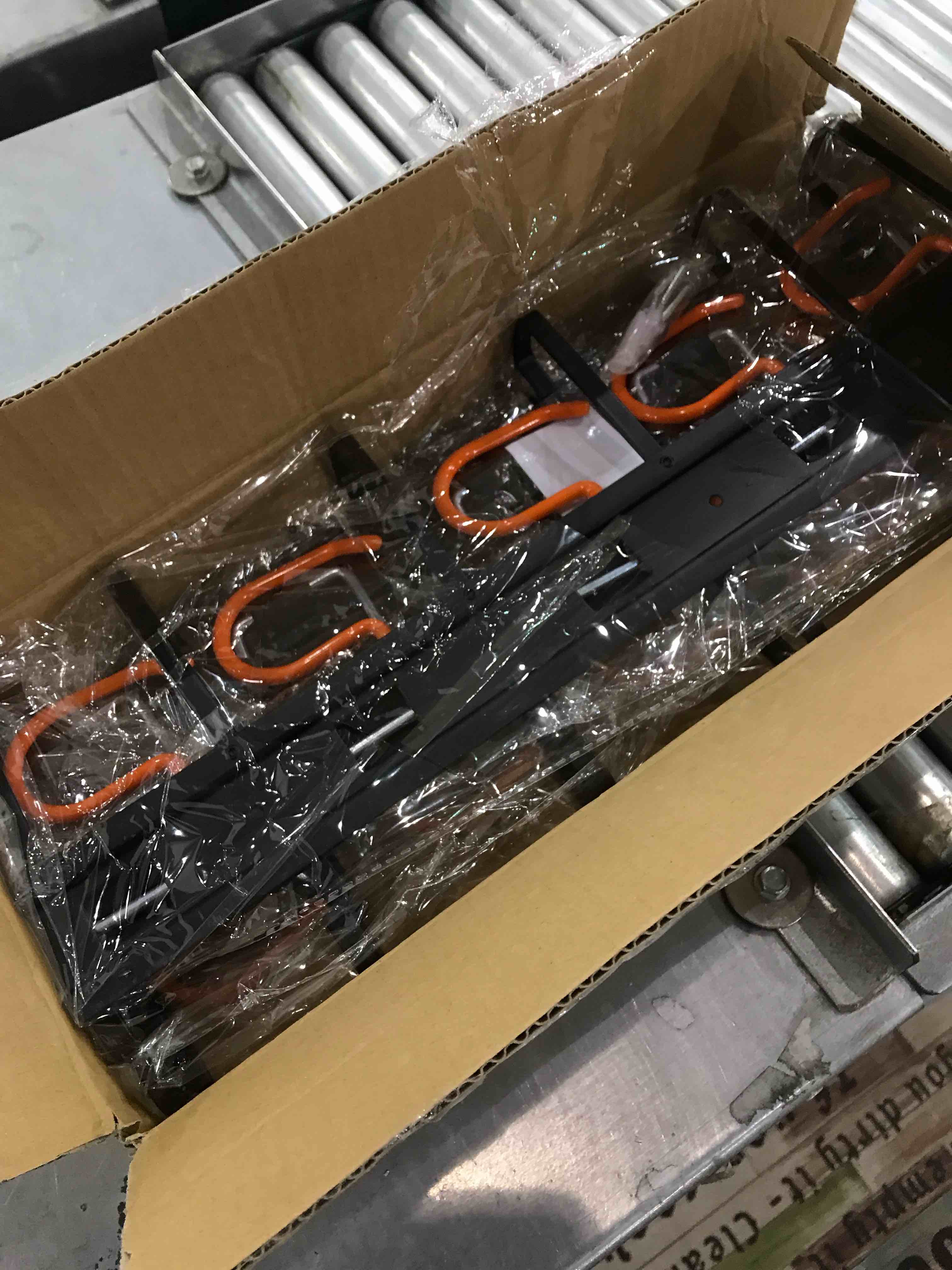 https://s3.amazonaws.com/lotting-images-prod/bidfta/EXS00516478_1697544323082.jpeg